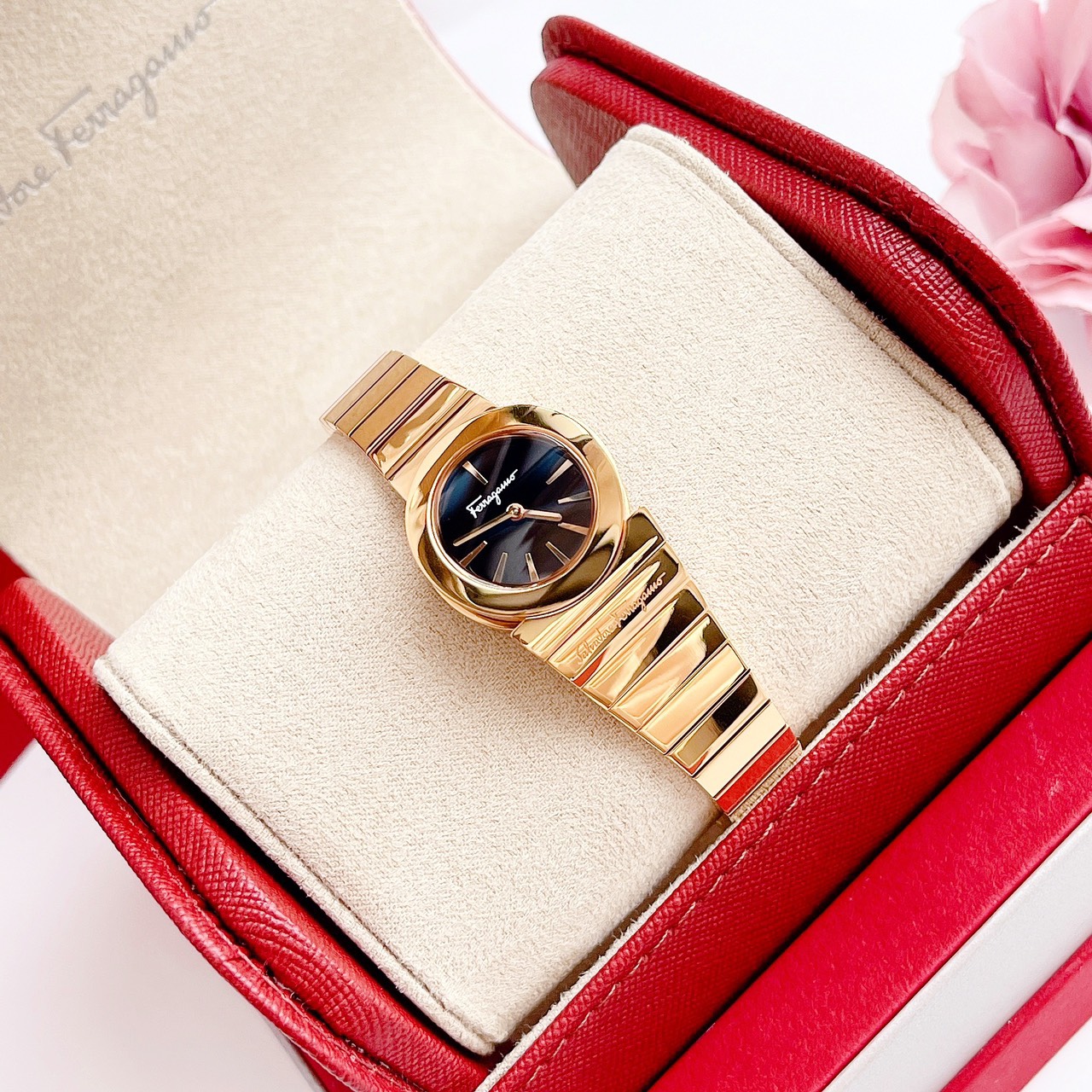Ảnh 5 của (ĐỒNG HỒ NỮ) Salvatore Ferragamo Women F70SBQ5099 S080 Gancino Gold IP Black Dial Steel Watch