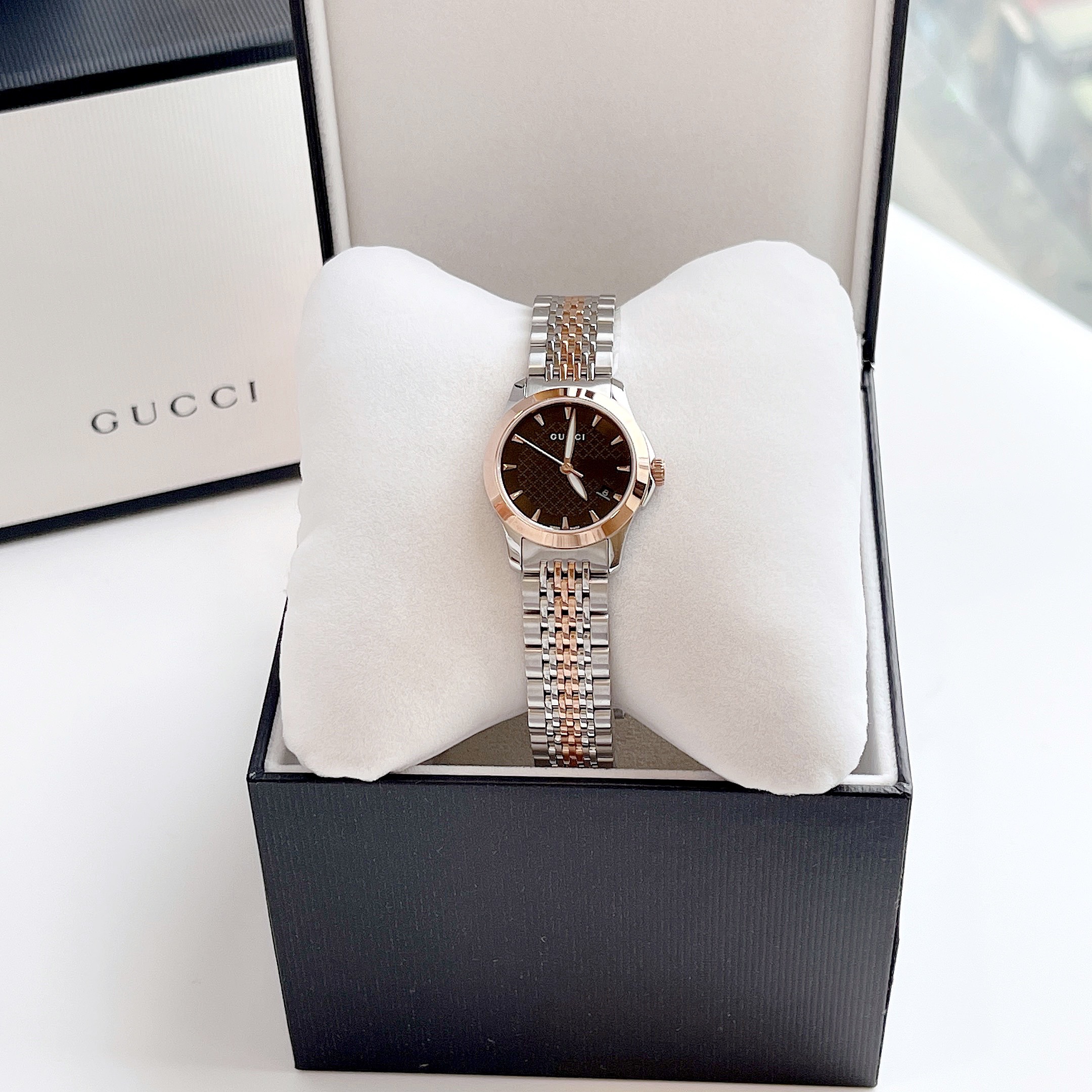 (ĐỒNG HỒ NỮ) Gucci Quartz YA12651 Timeless Black Dial Two-tone 28mm