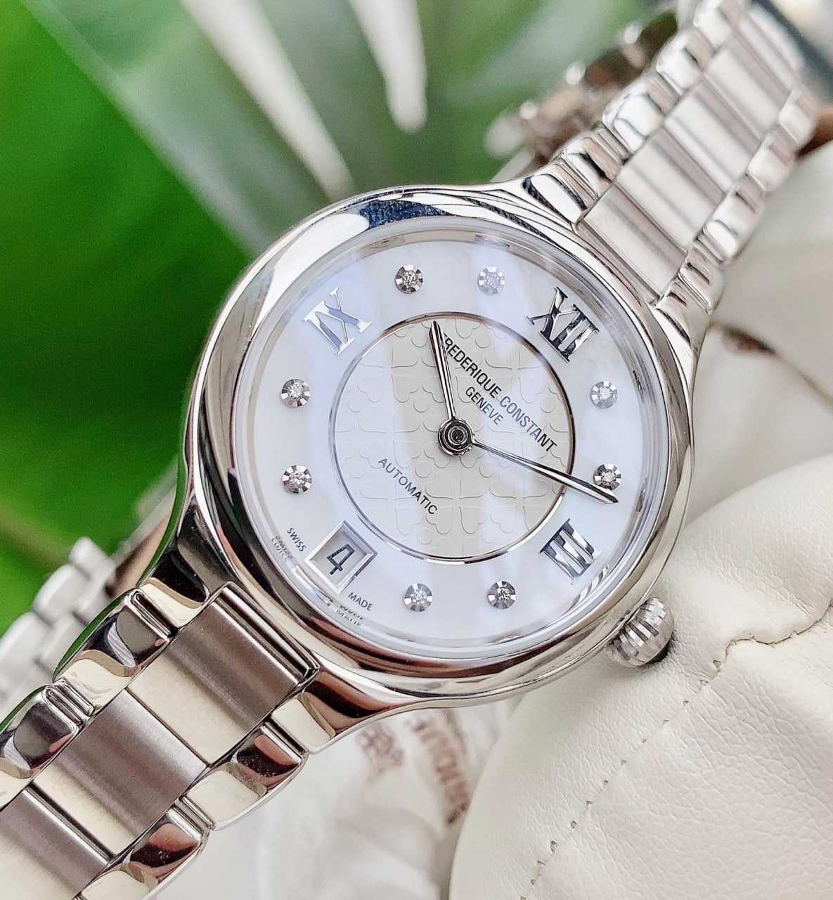 Ảnh 4 của (ĐỒNG HỒ NỮ) Frederique Constant Classics Delight Diamond FC-306WHD3ER6B (FC306WHD3ER6B) 33mm