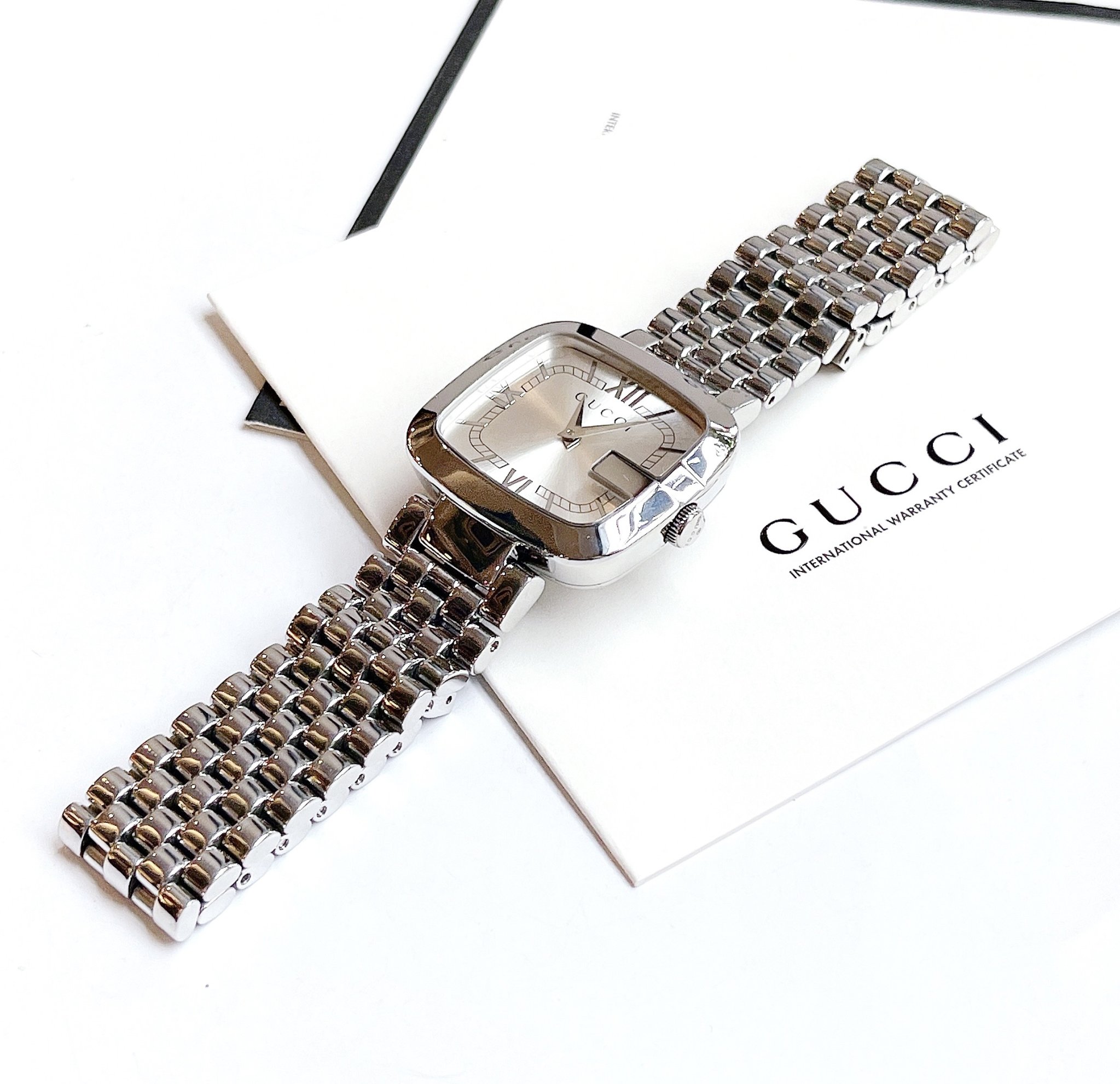 Ảnh 4 của (ĐỒNG HỒ NỮ)  Gucci G-Gucci Quartz White Dial Silver Tone YA125411 30x32mm (~30mm tròn)