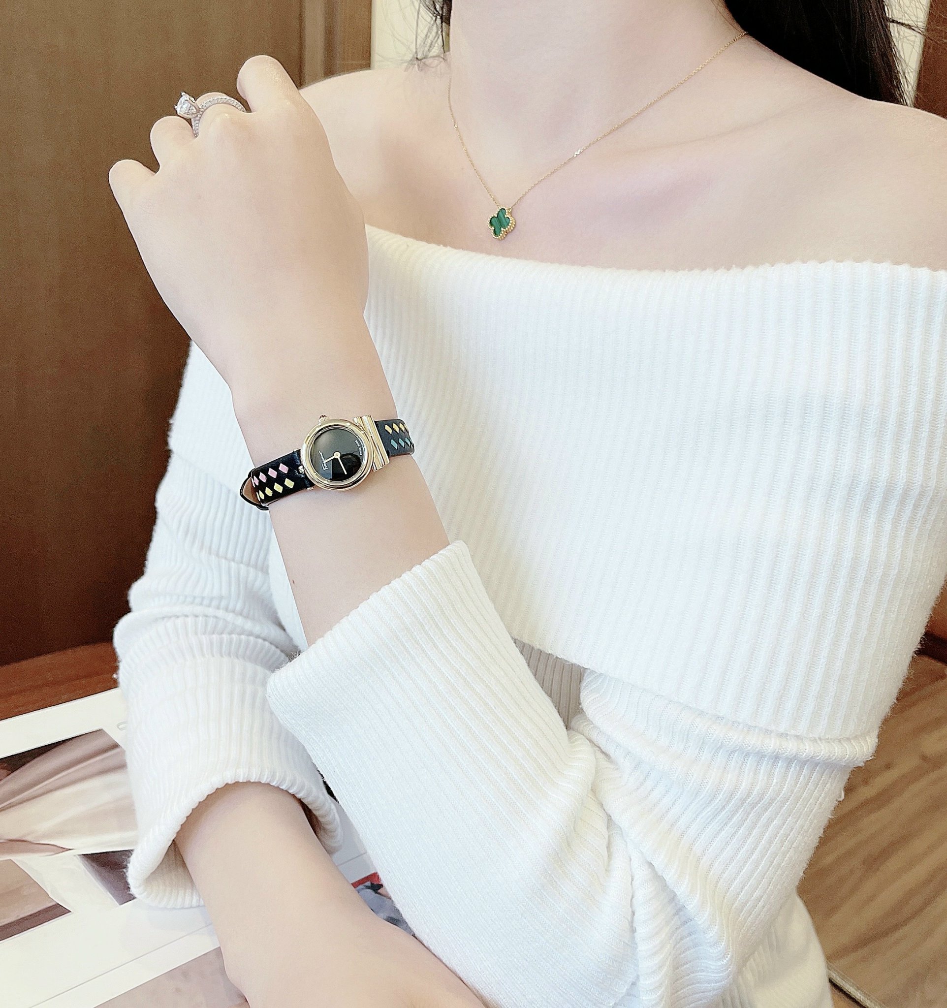 Ảnh 4 của (ĐỒNG HỒ NỮ) Salvatore Ferragamo Gancini SFIK01720 Watch 28mm