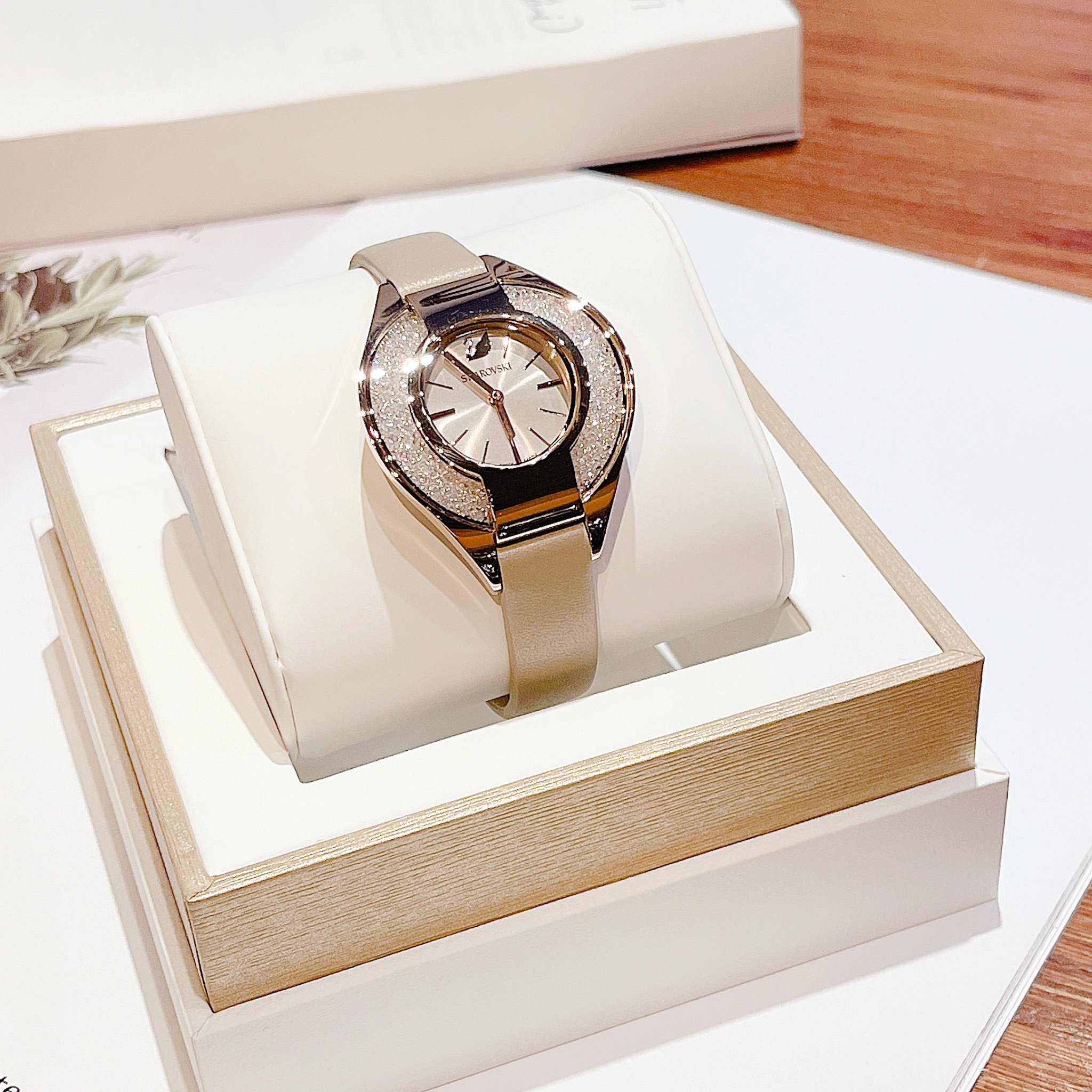 Ảnh 5 của Đồng Hồ Nữ Swarovski 5547976 Crystalline Sporty Watch 35mm x 44mm