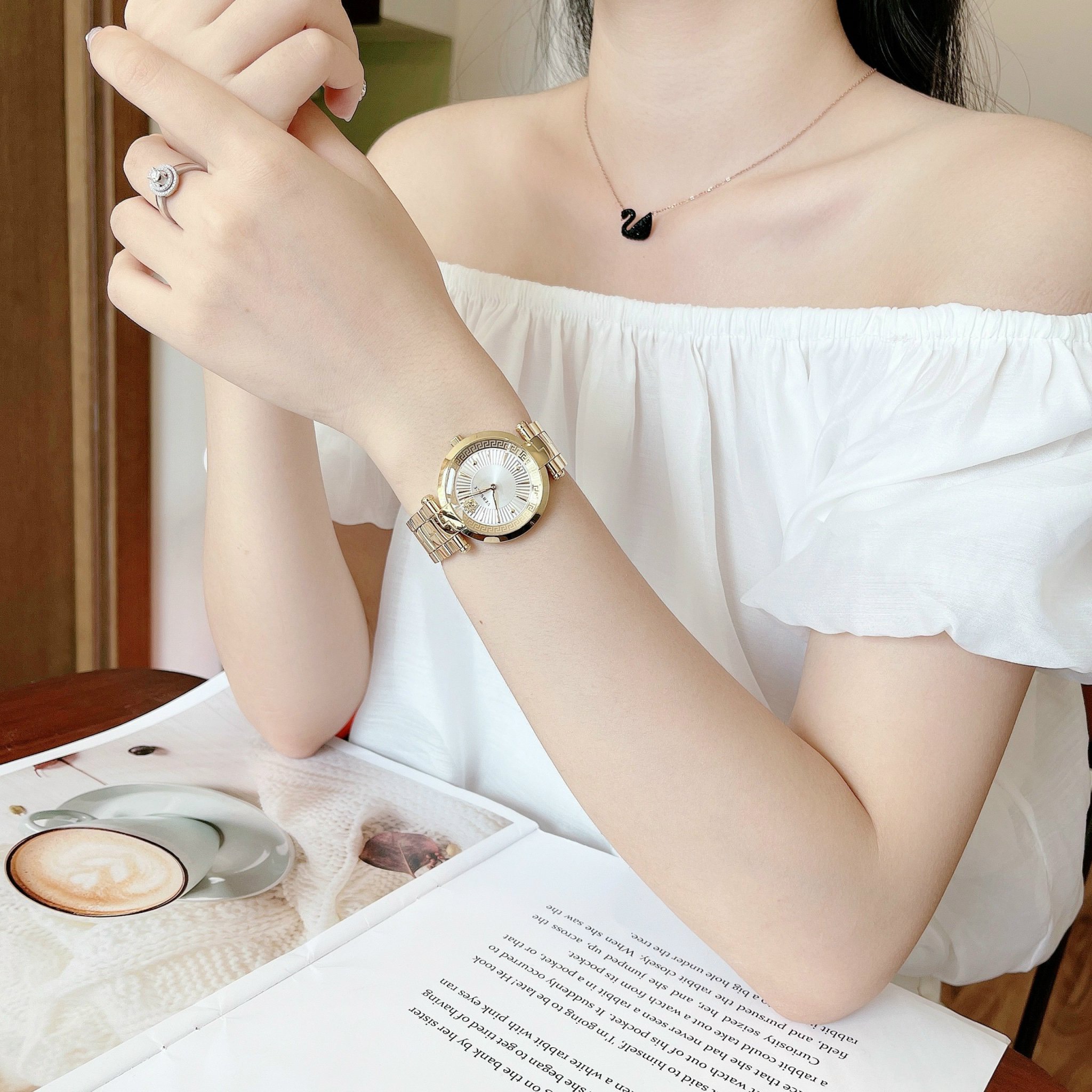 Ảnh 5 của Đồng hồ Nữ Versace Revive VE2L00521 White dial Watch 35MM