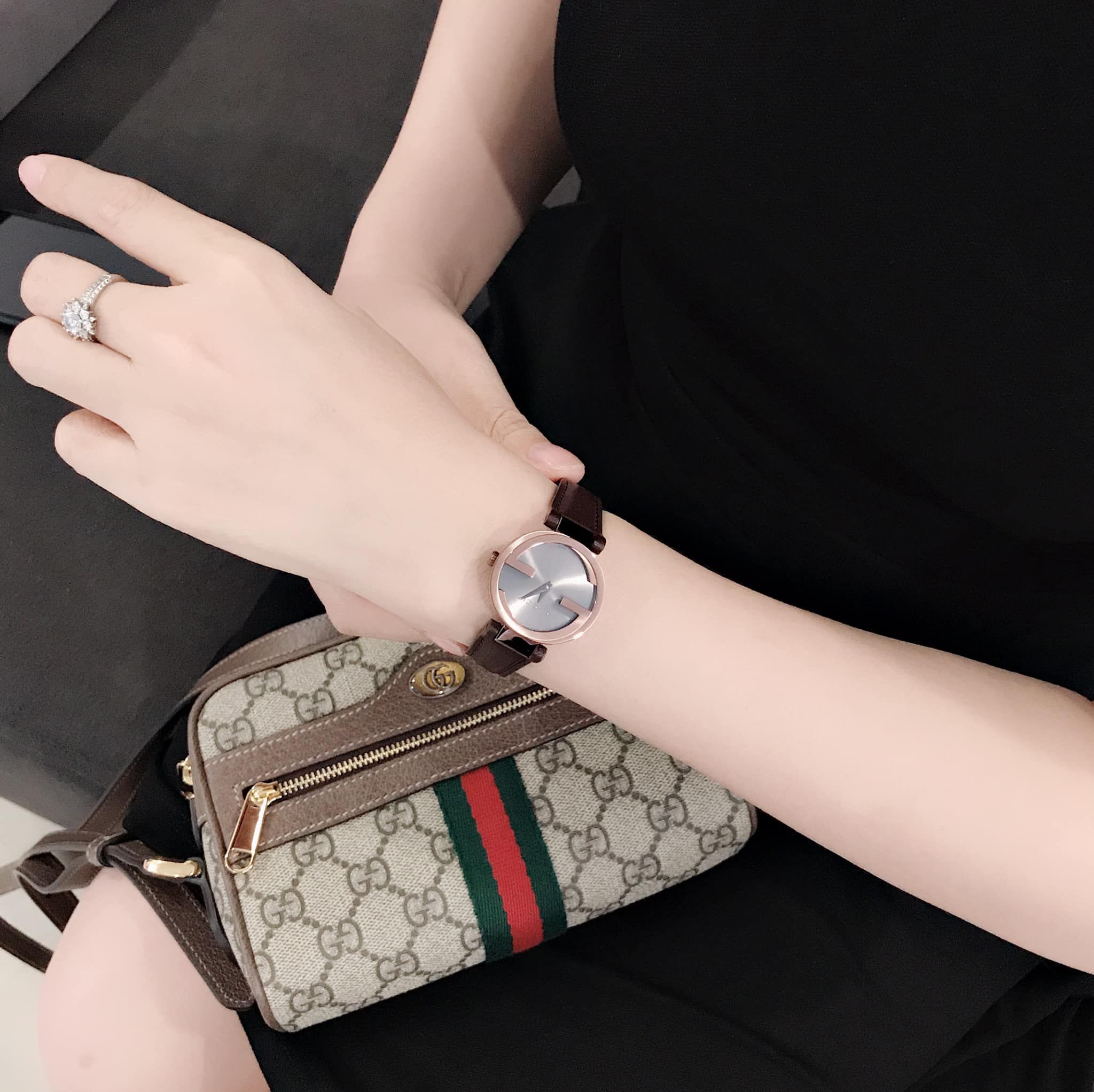 Ảnh 5 của (ĐỒNG HỒ NỮ) Gucci Interlocking G Brown Dial Brown PVD Leather YA133504 29mm