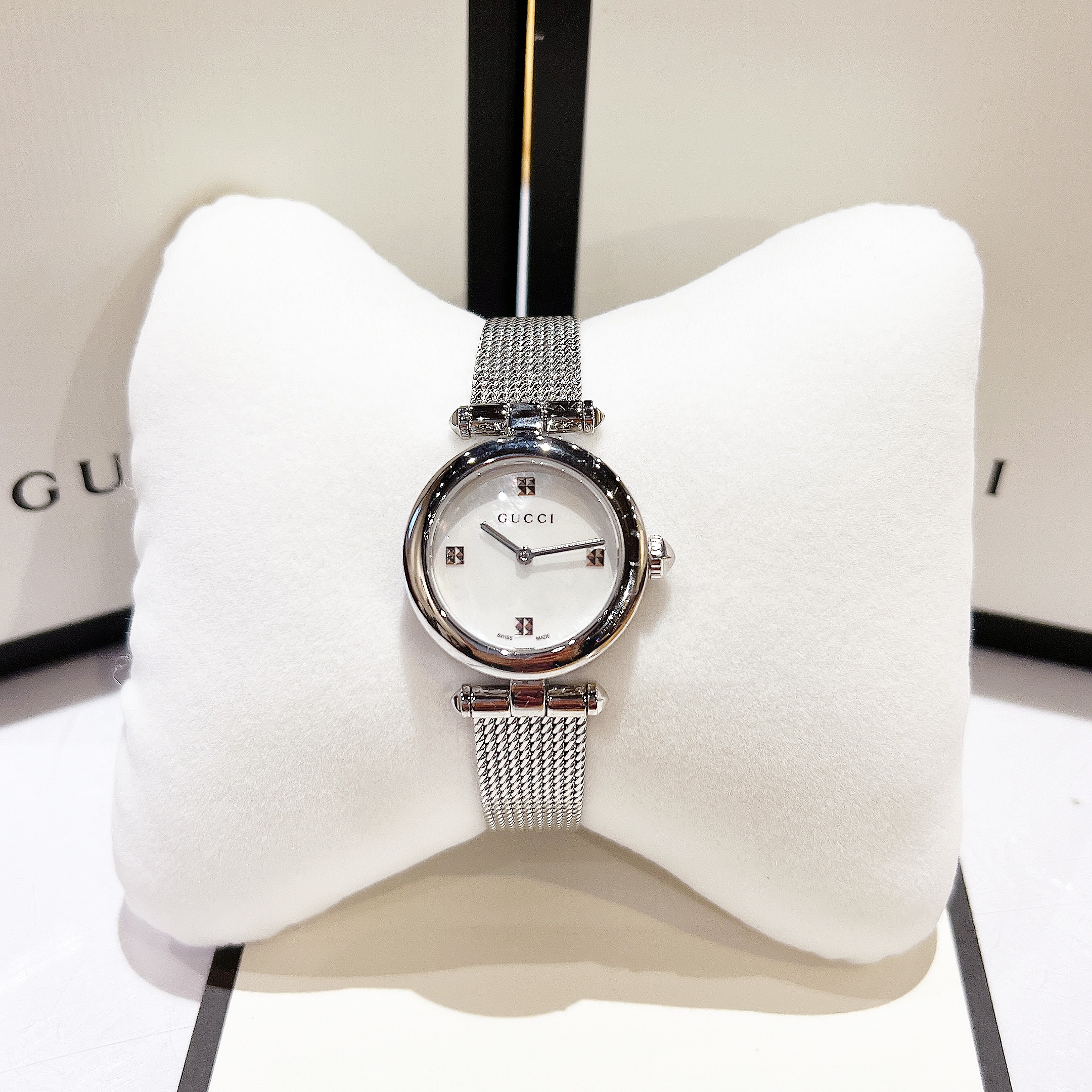 Ảnh 2 của ĐỒNG HỒ NỮ Gucci Diamantissima Small Watch YA141512 22mm