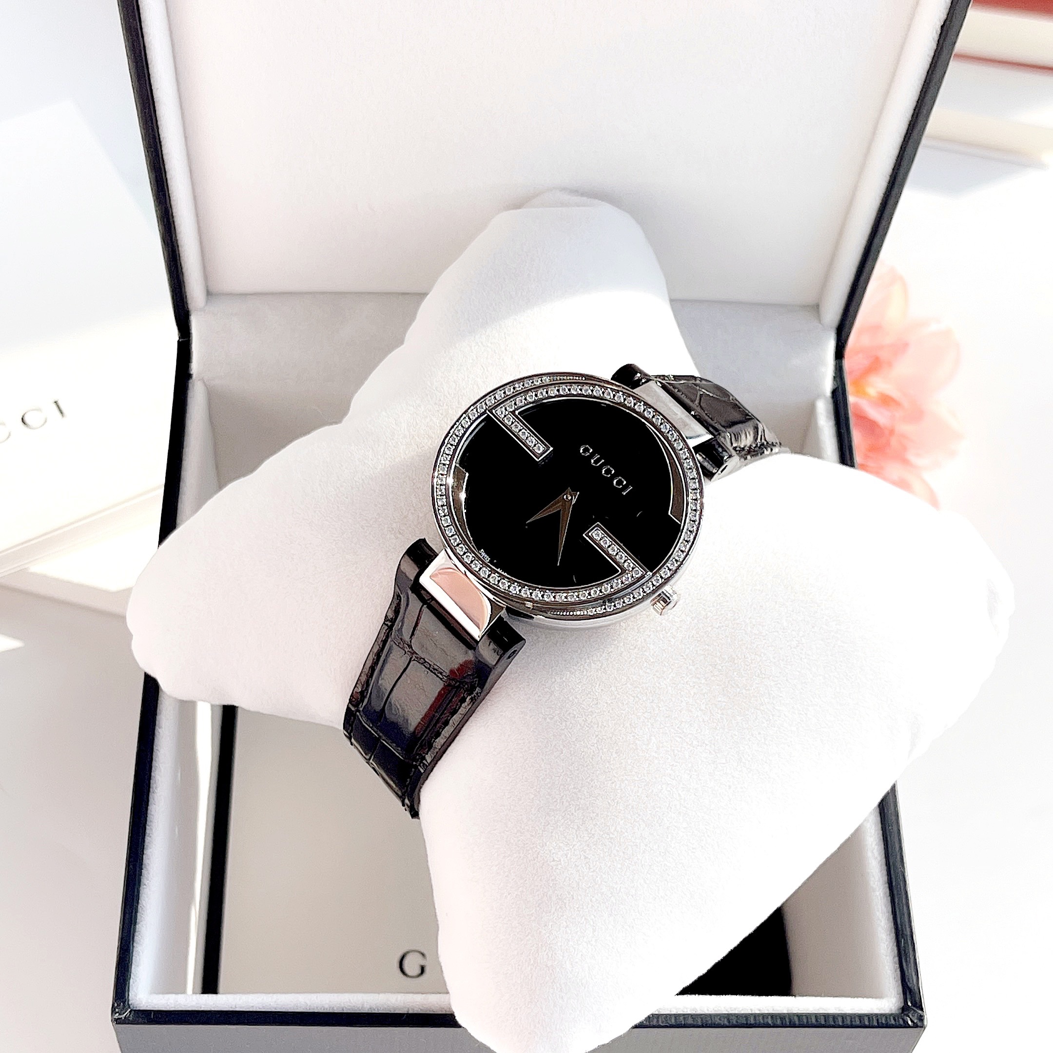Ảnh 4 của ĐỒNG HỒ NỮ GUCCI Interlocking G Collection Watch With Diamonds Ladies Watch 37mm