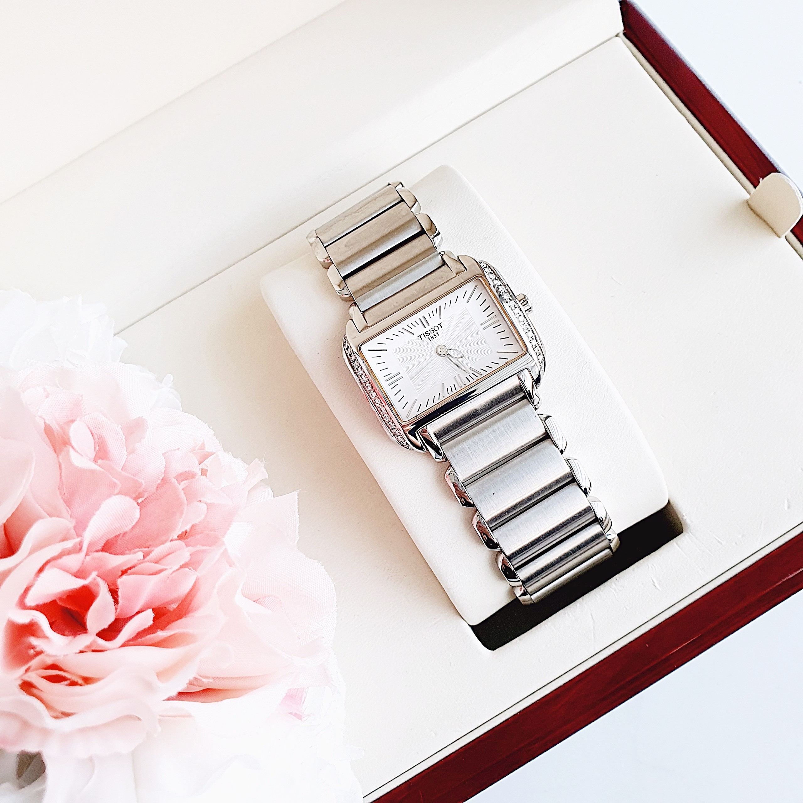 (ĐỒNG HỒ NỮ) Tissot T-Wave white dial T023.309.11.031.01 Watch 31.6mm X 20.2mm