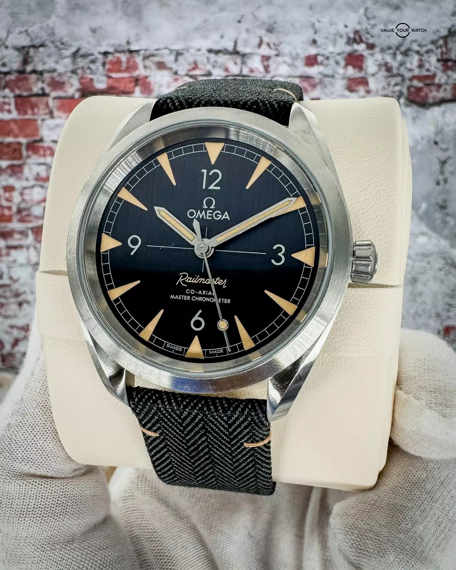 (ĐỒNG HỒ NAM) (New) OMEGA RAILMASTER CO‑AXIAL MASTER CHRONOMETER 40 MM 220.12.40.20.01.001 22012402001001