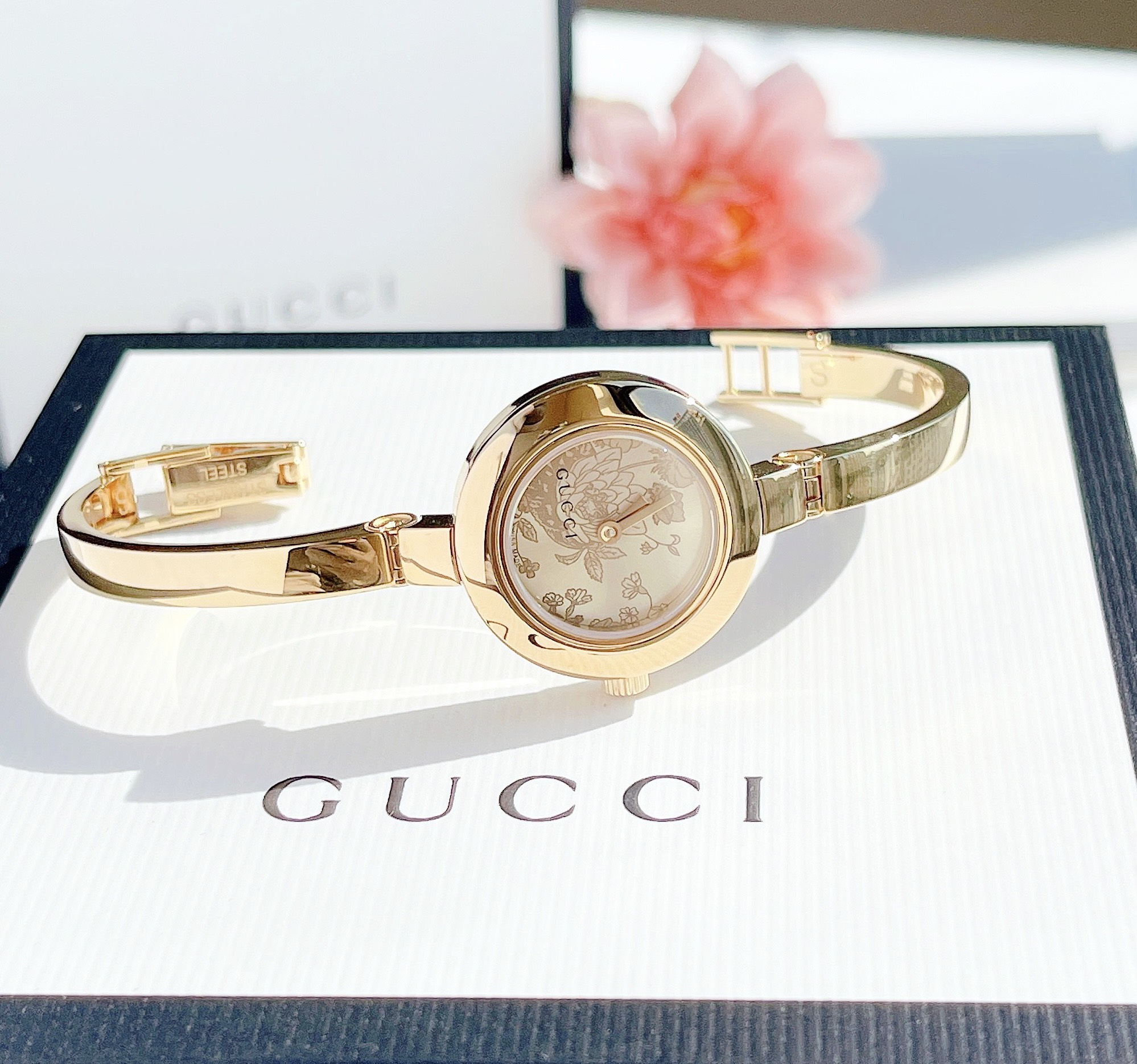 (ĐỒNG HỒ NỮ) GUCCI 105 Series Petite Bangle Gold Quartz 26MM YA105514 Women's