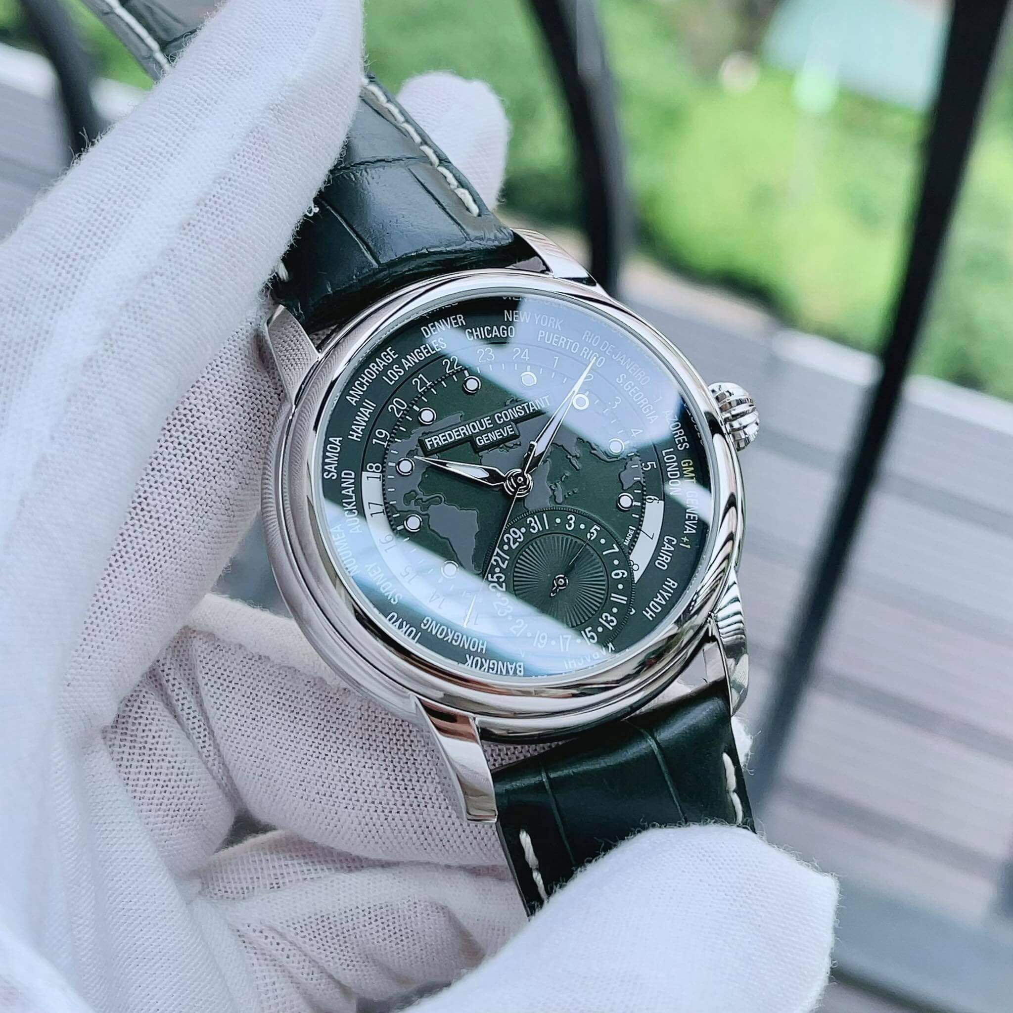 Ảnh 2 của Frederique Constant 42MM Worldtimer FC-718GRWM4H6 (FC718GRWM4H6)