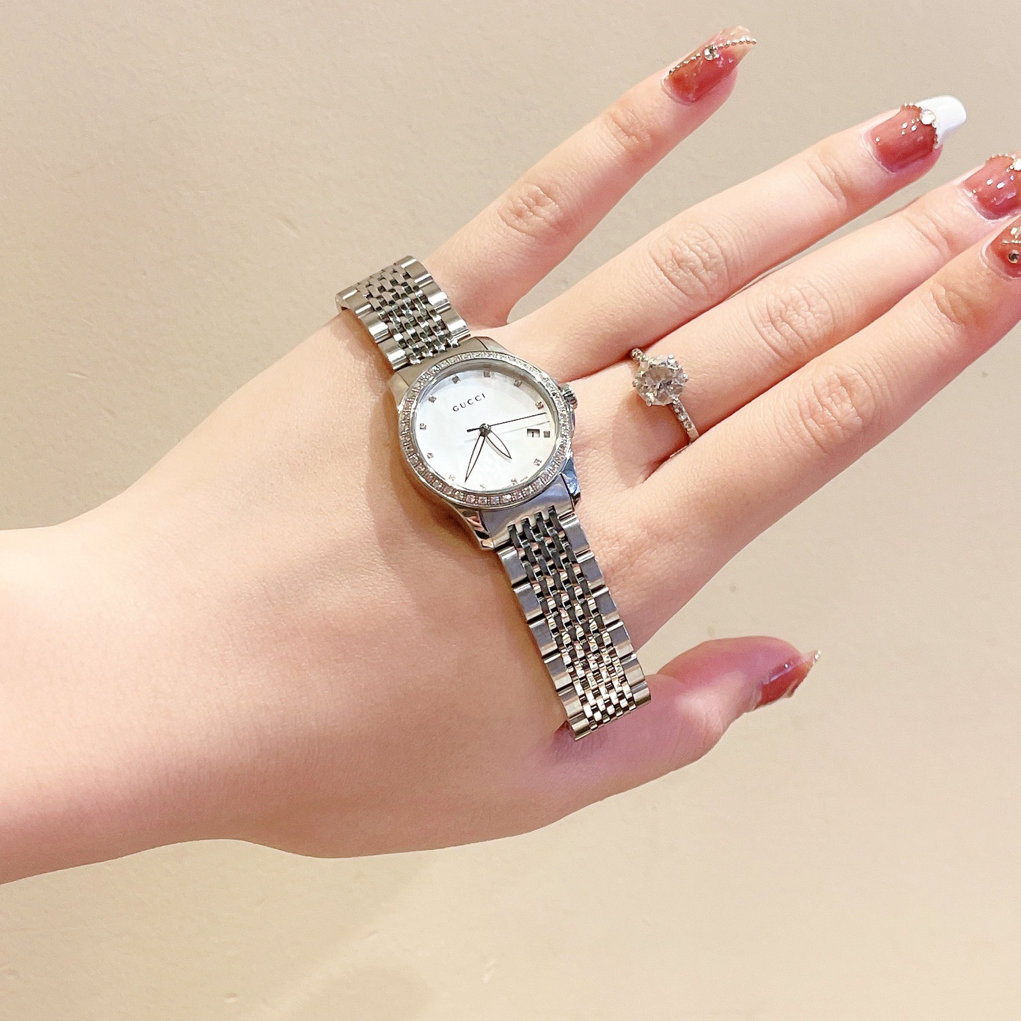 Ảnh 5 của (ĐỒNG HỒ NỮ) Gucci Women's YA126508 G-Timeless Diamond Stainless Steel Watch