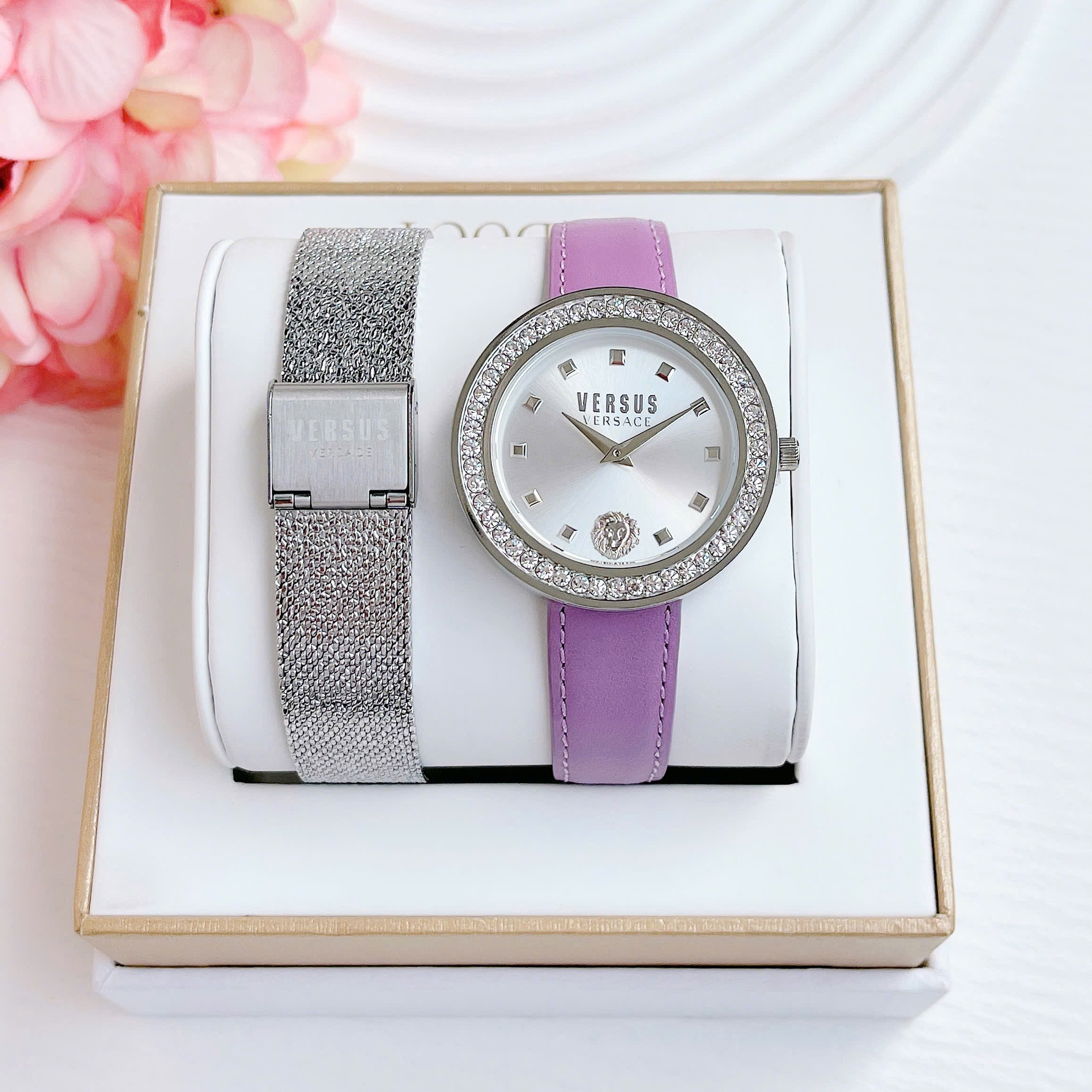 (ĐỒNG HỒ NỮ) VERSUS BY VERSACE Carnaby Street Crystal Quartz Silver Dial Ladies Watch  VSPCG2421