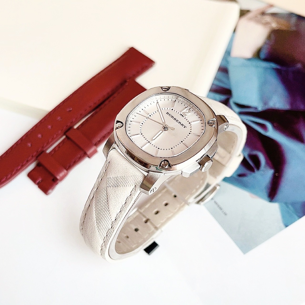 Ảnh 2 của (ĐỒNG HỒ NỮ) Burberry The Britain BBY1708 Women Watch 34mm
