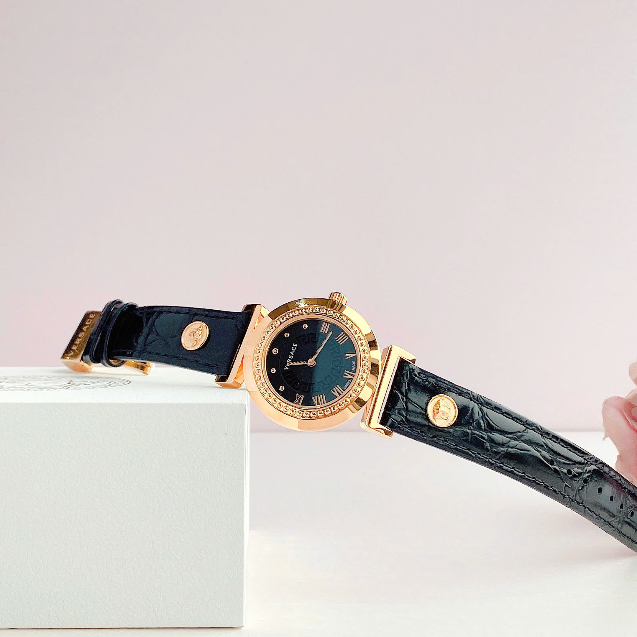 Ảnh 4 của (ĐỒNG HỒ NỮ ) Versace P5Q80D009S Vanity Calfskin Black Dial