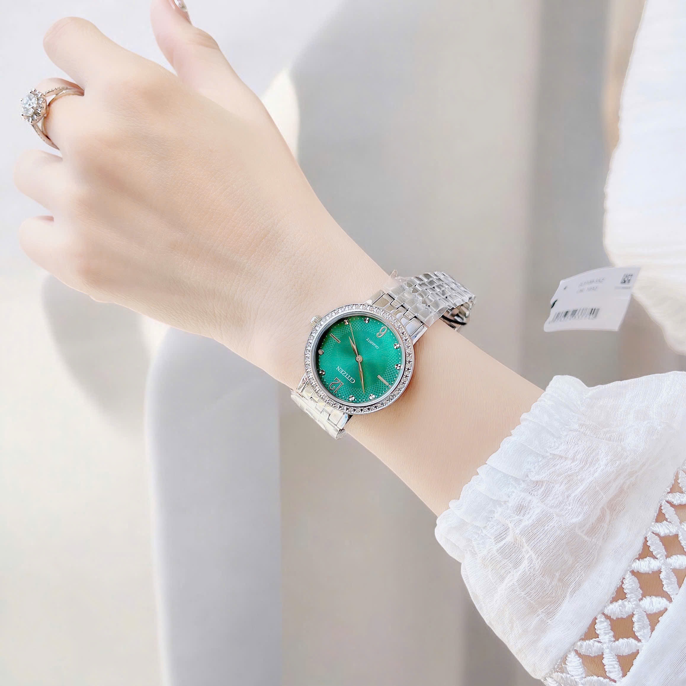 Ảnh 7 của (ĐỒNG HỒ NỮ) CITIZEN – QUARTZ – NỮ – KÍNH KHOÁNG – 5ATM – 31MM – EL3100-55Z