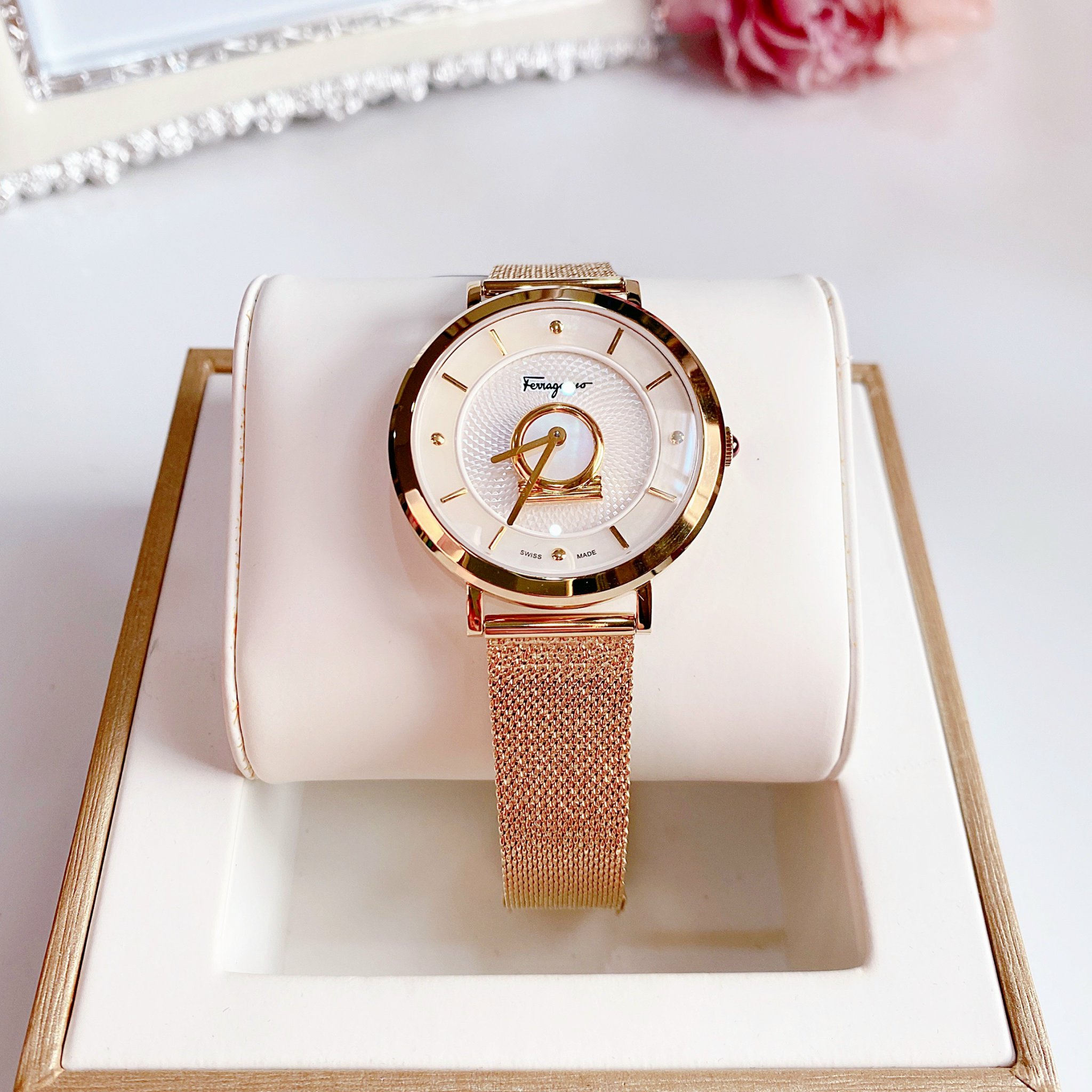 (ĐỒNG HỒ NỮ) SALVATORE FERRAGAMO SF8200519 MINUETTO GOLD TONE