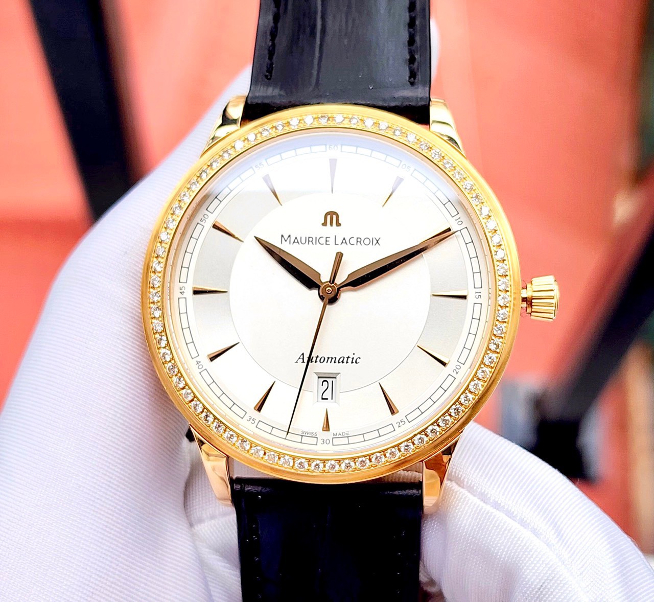 [DEAL LƯỚT] (Đồng hồ nam) MAURICE LACROIX LESCLASSIQUE 18KT SOLID GOLD, NIỀNG KIM CƯƠNG LC6008-PG101-130 (USED) 40mm
