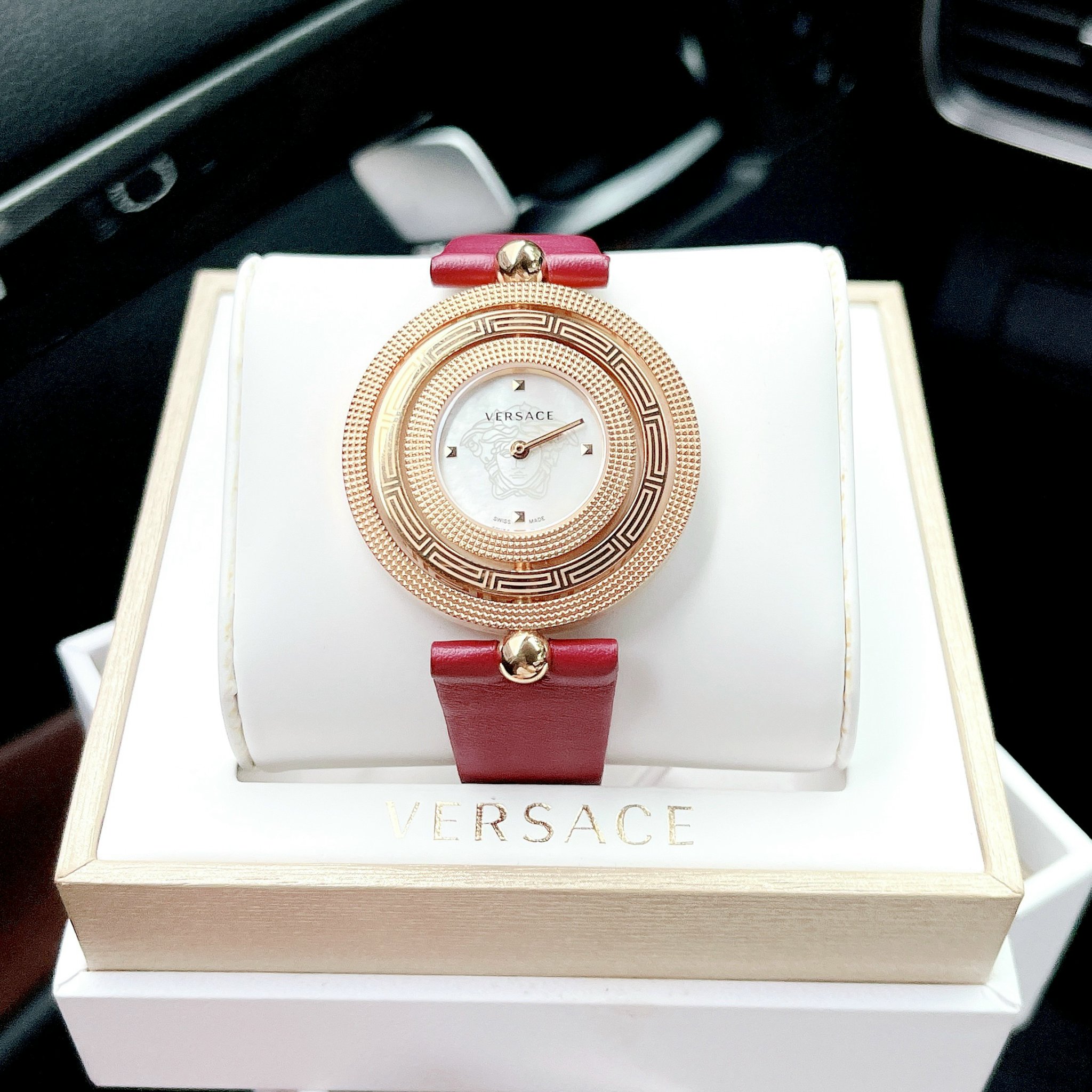 Ảnh 3 của (ĐỒNG HỒ NỮ) Versace VQT030015 Eon Women's purple Watch , 39MM