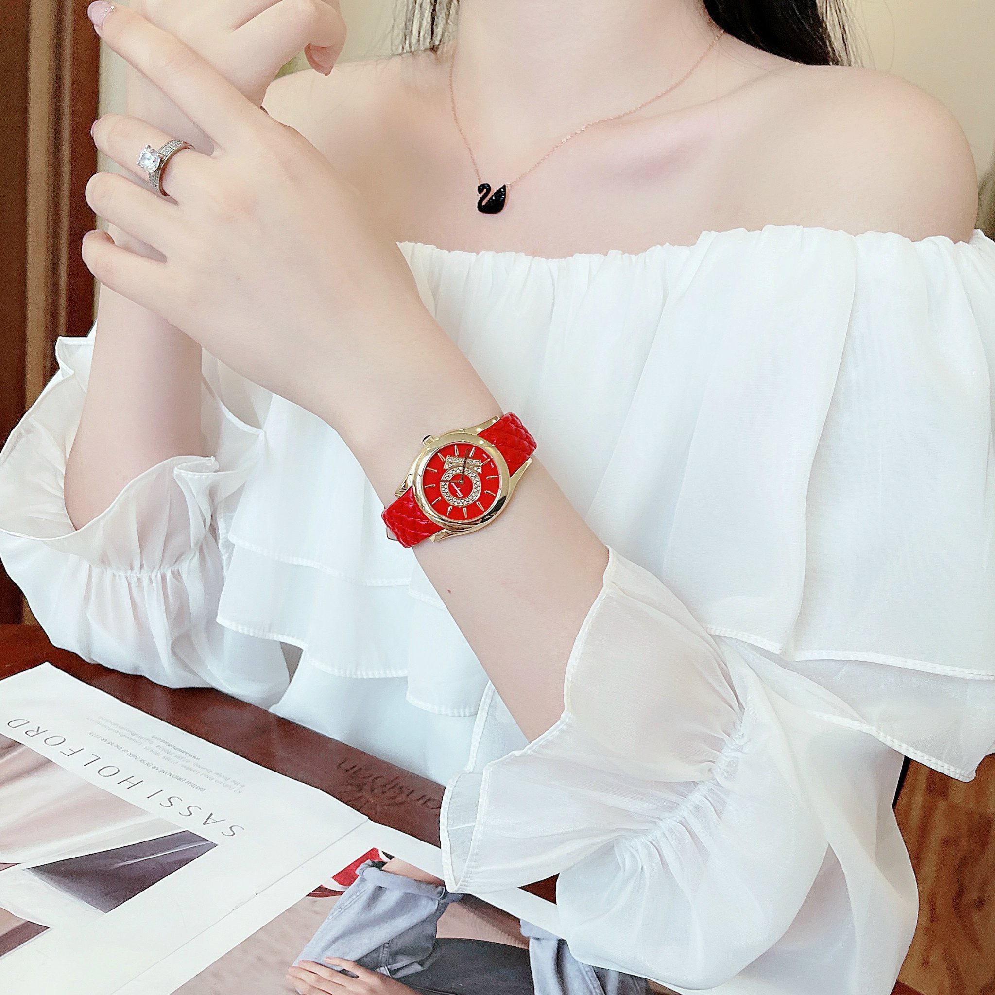 Ảnh 4 của ĐỒNG HỒ SALVATORE FERRAGAMO LIRICA DIAMOND FG4070014