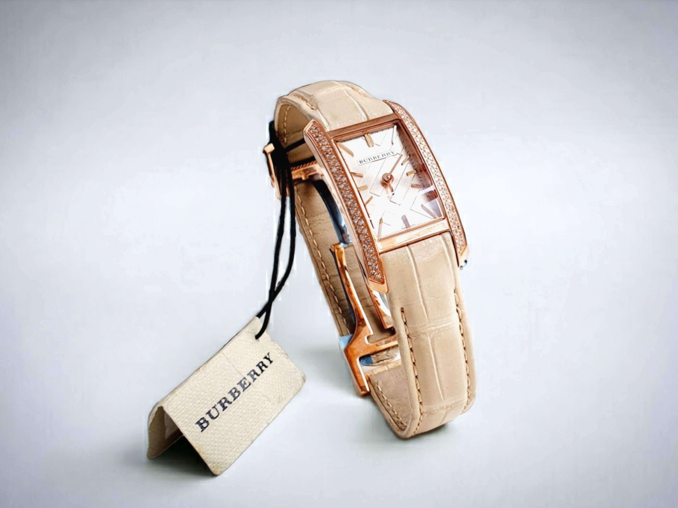 Ảnh 2 của (ĐỒNG HỒ NỮ) Burberry The Pioneer BU1119 20mm Limited Edition Diamond Bezel Women's Watch