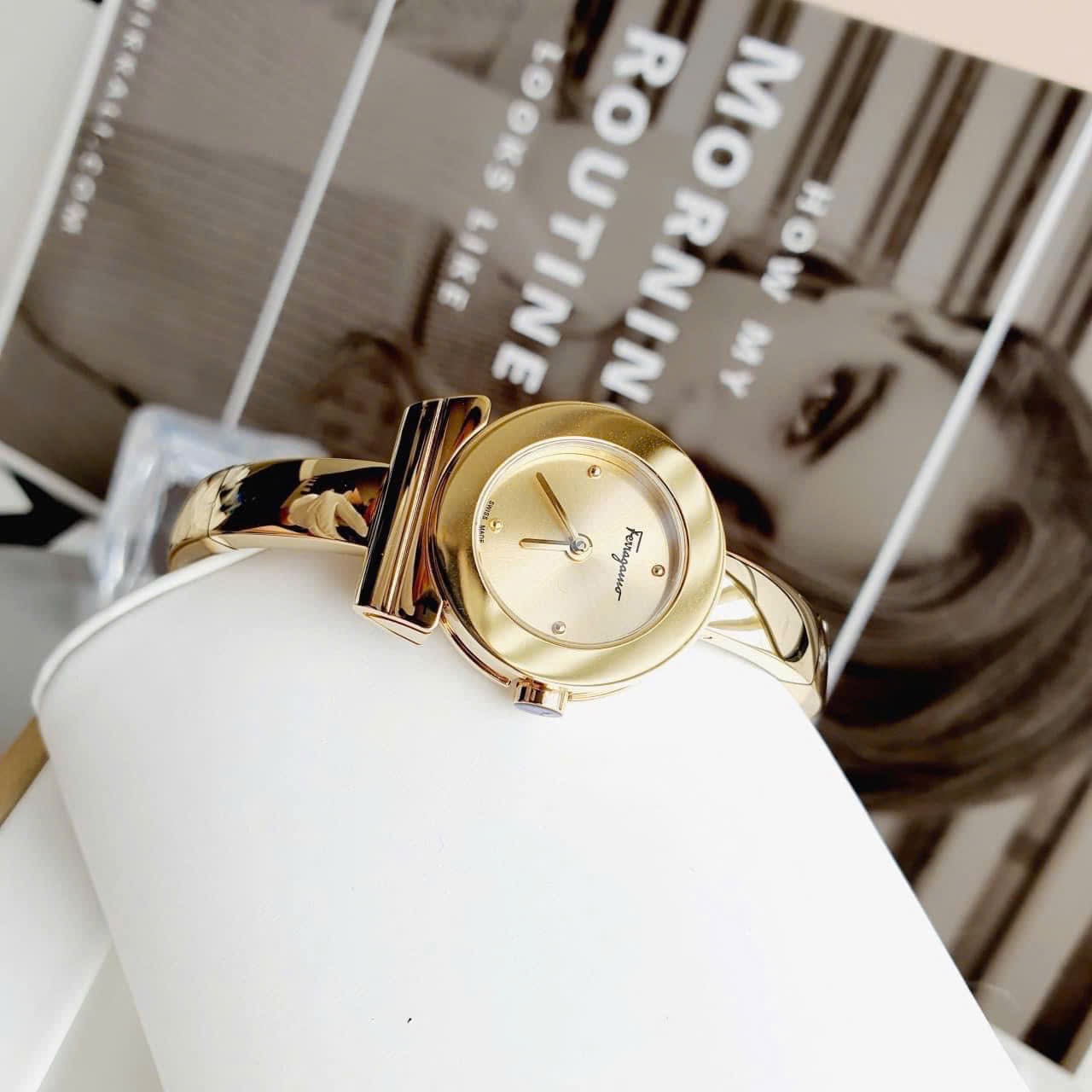 Ảnh 2 của ( ĐỒNG HỒ NỮ )  Salvatore Ferragamo FQ5100017 Gancino Quartz Gold Dial 22 mm