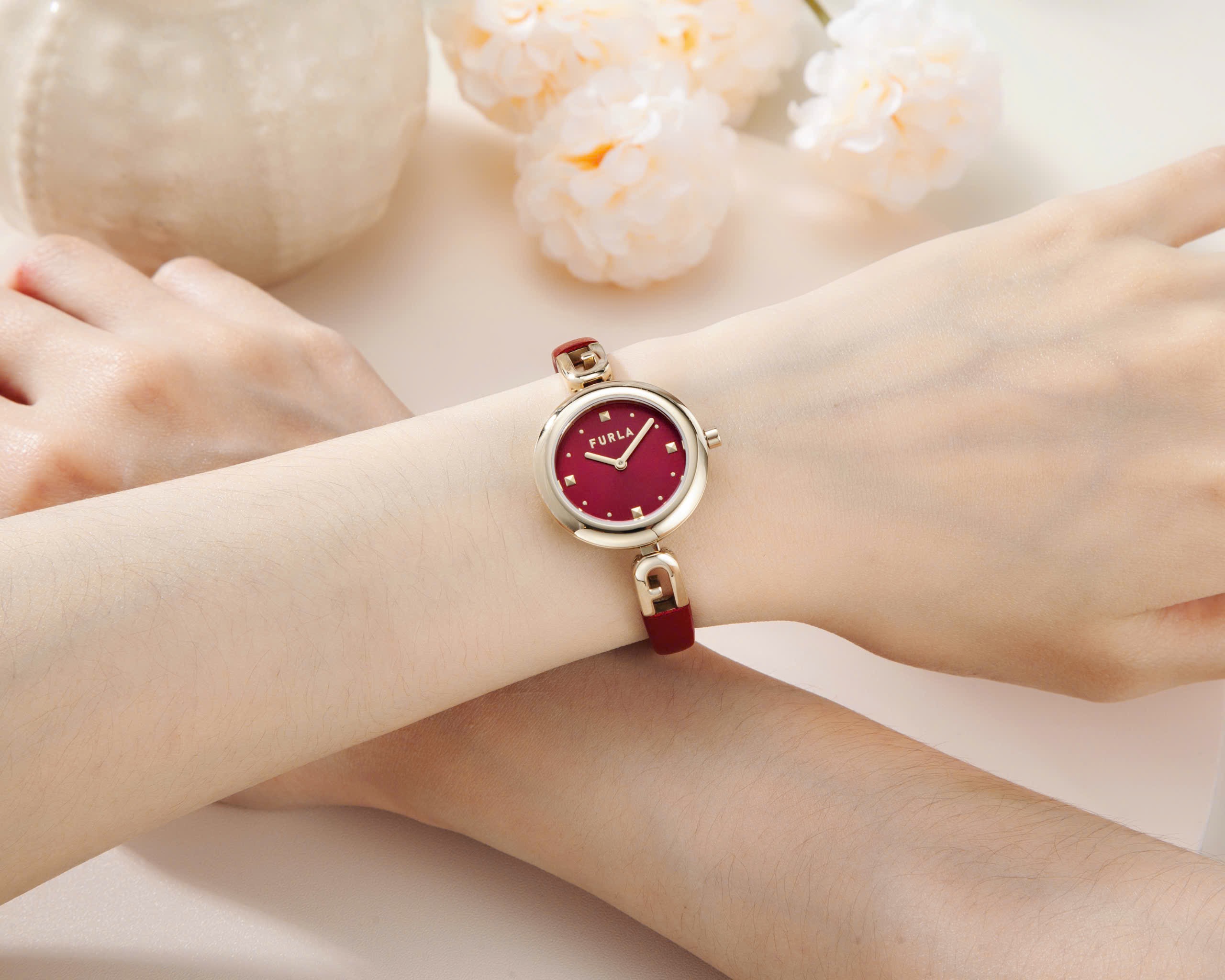 Ảnh 2 của ( ĐỒNG HỒ NỮ ) Furla WW00010010L2 Bangle Red Women’s Watch 28mm