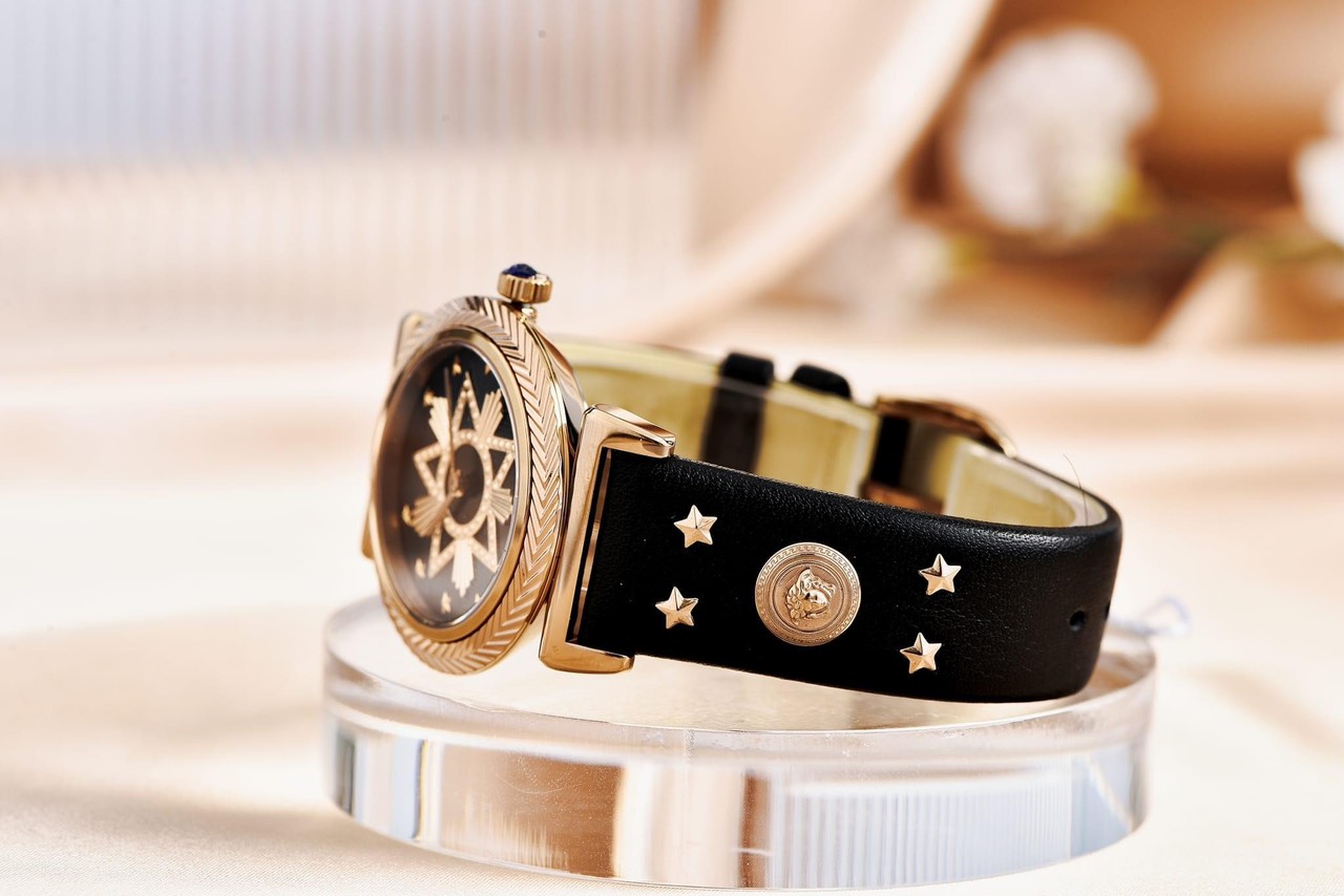 Ảnh 6 của (ĐỒNG HỒ NỮ) Versace VERE01519 V-Motif Western Watch 35mm