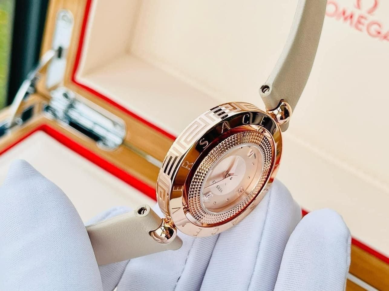Ảnh 4 của (ĐỒNG HỒ NỮ) Versace Quartz VE7901323 32mm