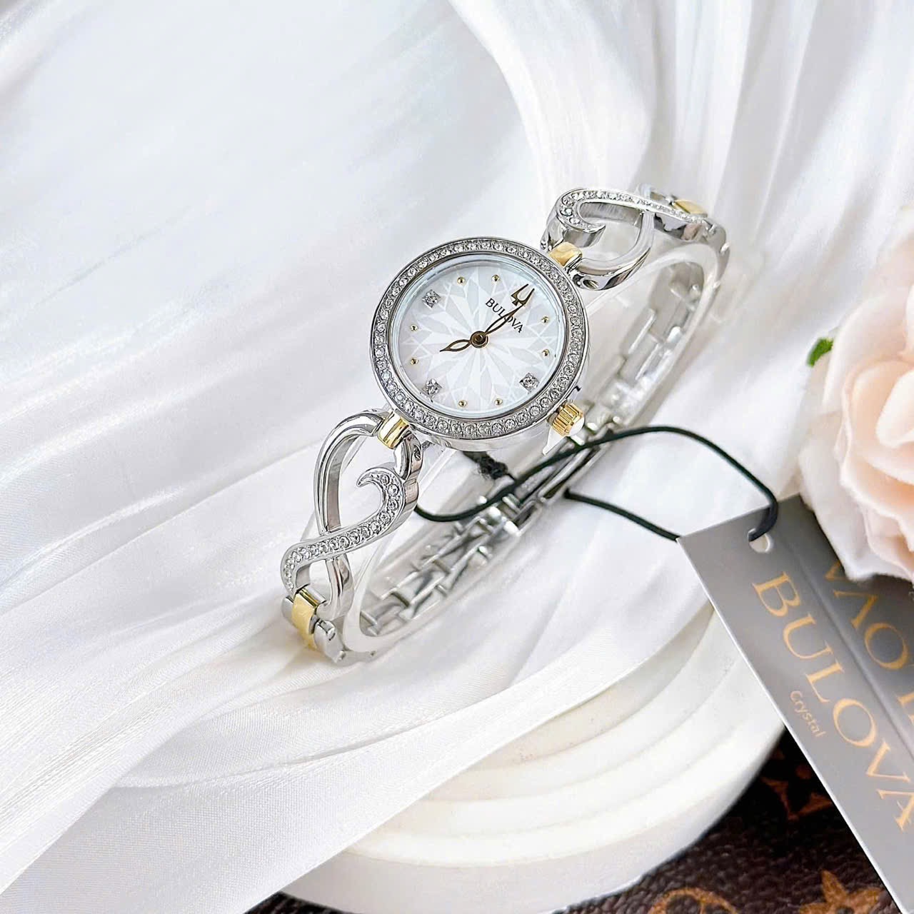 Ảnh 2 của (ĐỒNG HỒ NỮ) Bulova Crystal Quartz Silver Watch 24mm 98X120