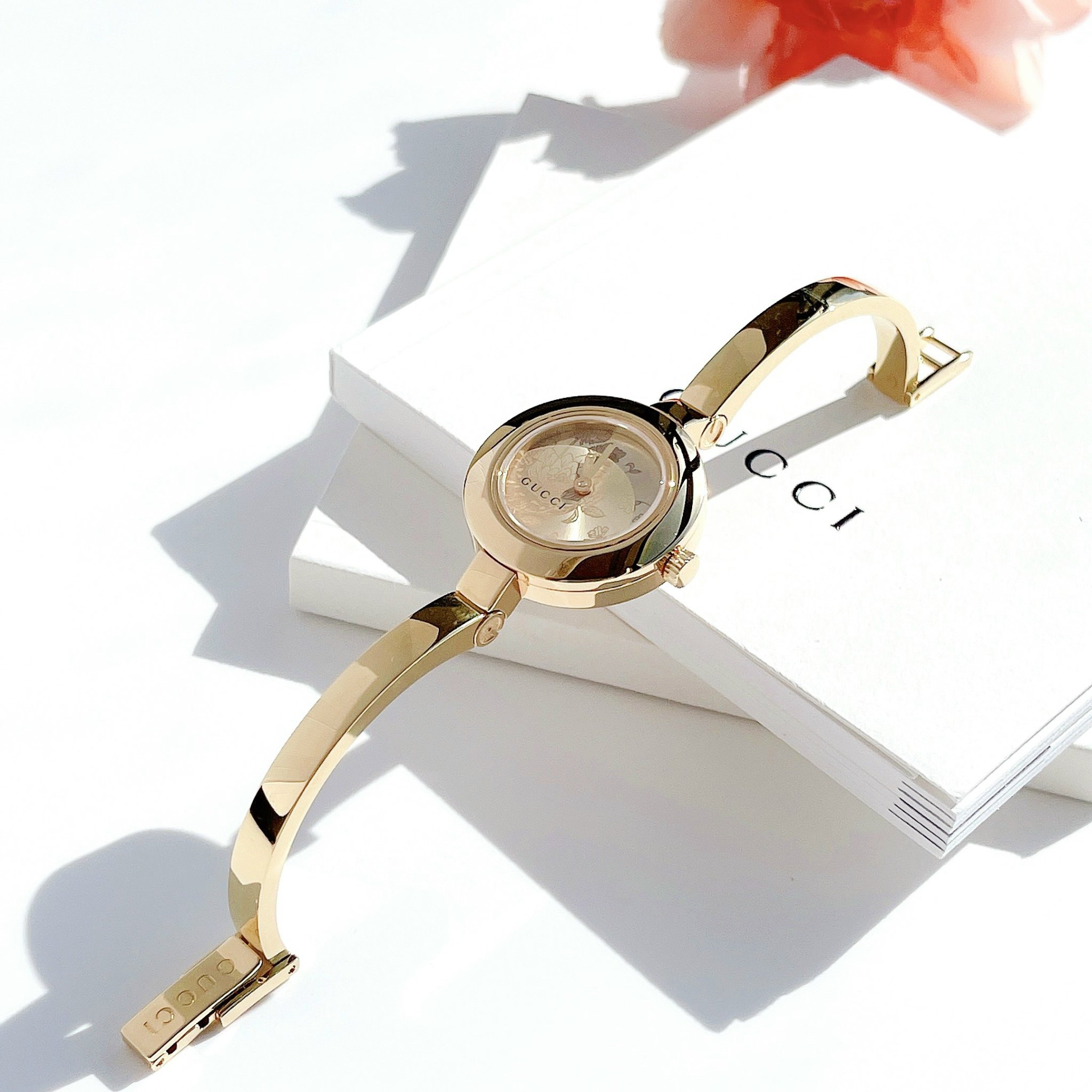 Ảnh 3 của (ĐỒNG HỒ NỮ) GUCCI 105 Series Petite Bangle Gold Quartz 26MM YA105514 Women's