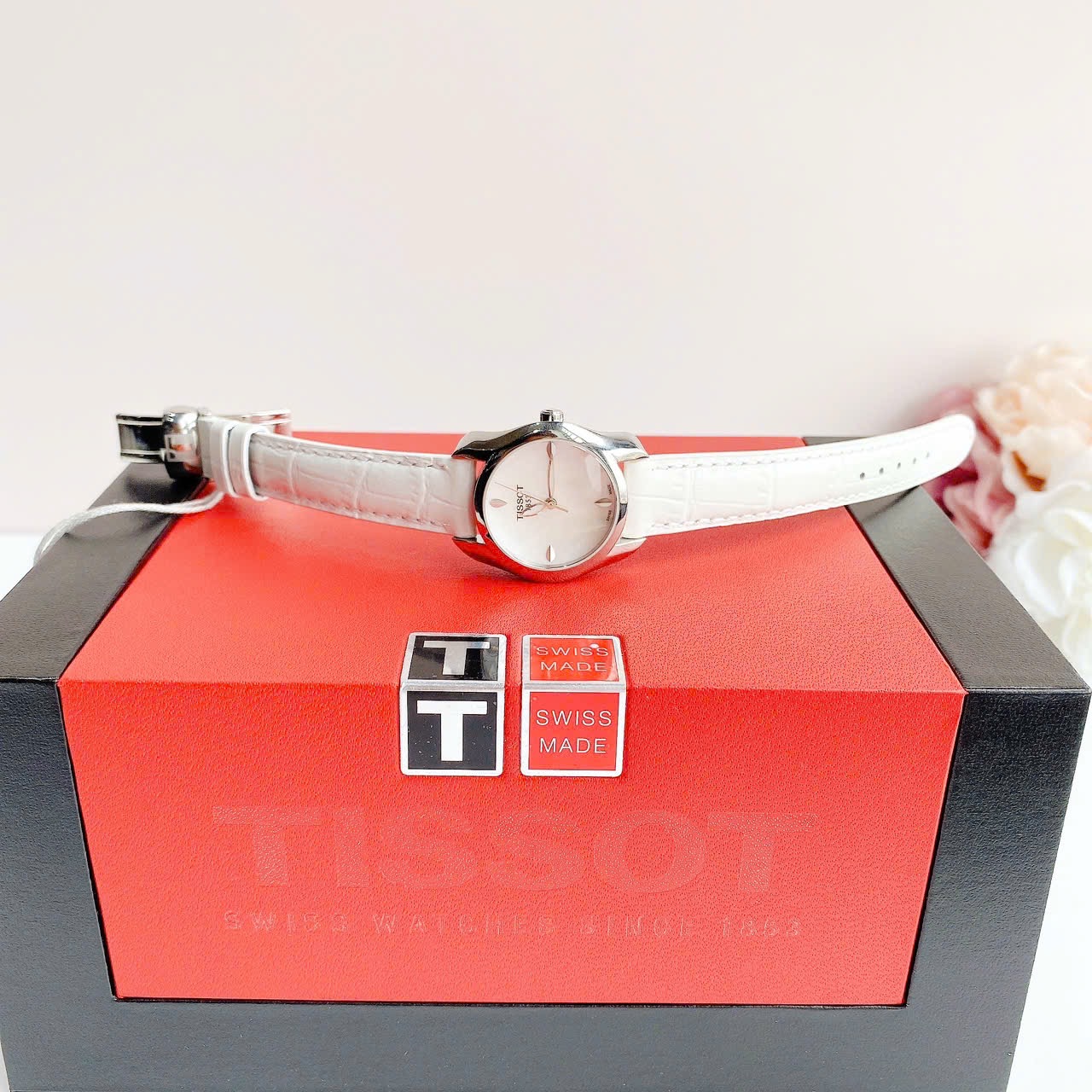 Ảnh 2 của (ĐỒNG HỒ NỮ) Tissot T-Wave Quartz T023.210.16.111.00 ( T0232101611100 )