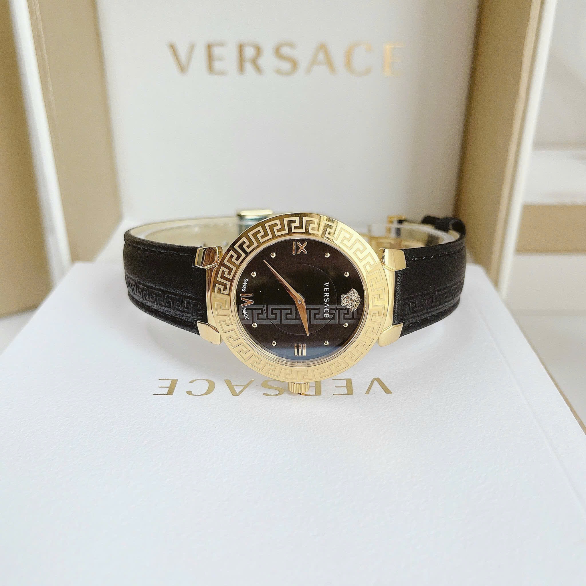Ảnh 3 của (ĐỒNG HỒ NỮ) Versace Daphnis Quartz Black Dial Black Leather V16050017 35mm