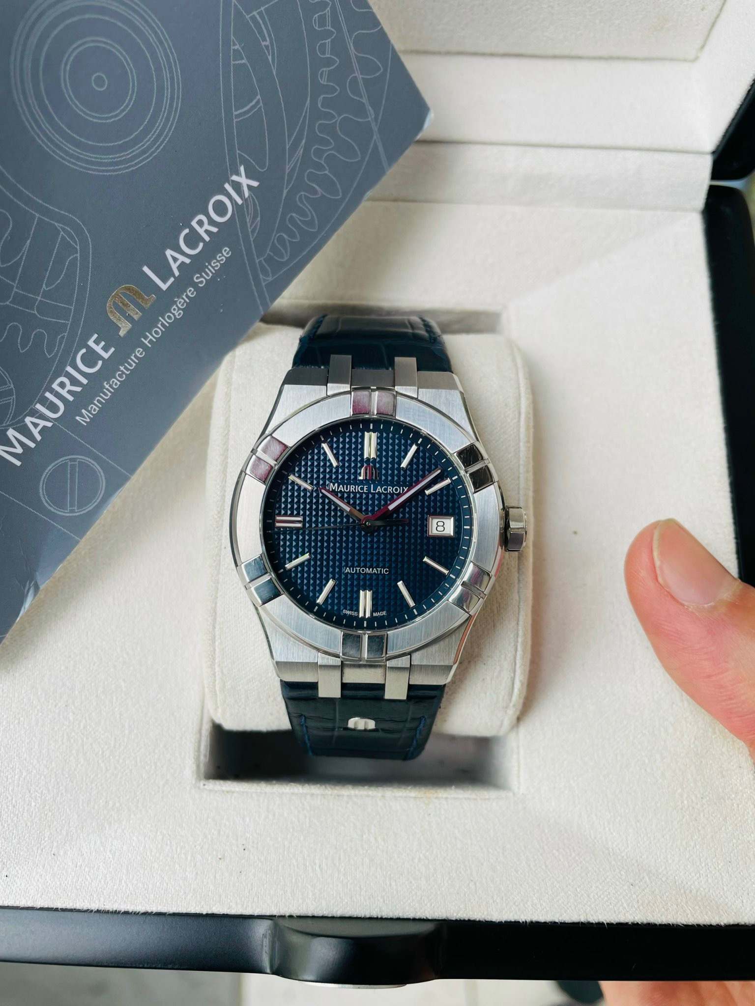 [DEAL LƯỚT] (Đồng hồ nam) Maurice Lacroix Aikon Blue 39mm - AI6007-SS001-430-1 ( AI6007SS0014301 )