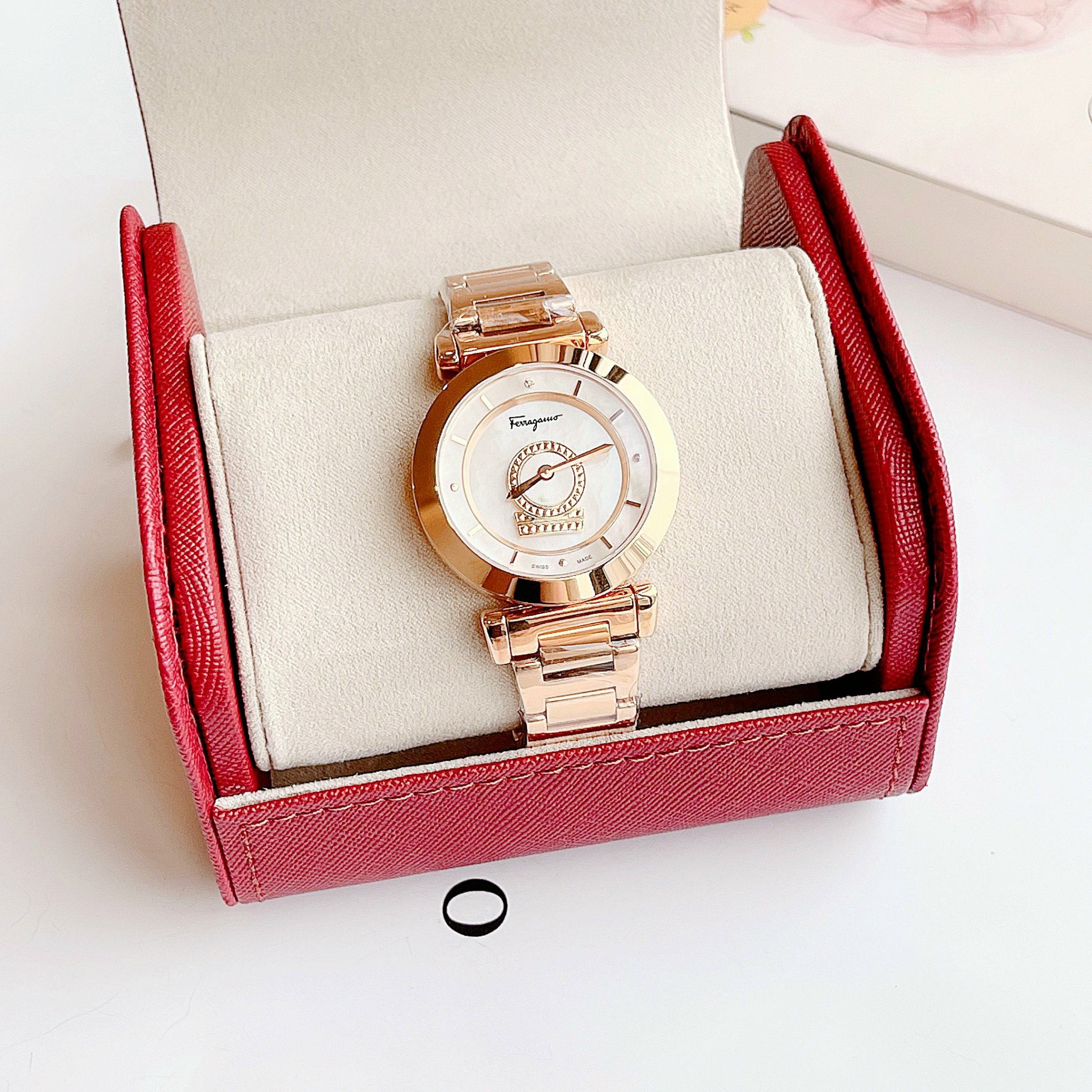 ĐỒNG HỒ NỮ Salvatore Ferragamo Womens Minuetto Watch, 36mm SFQ400118