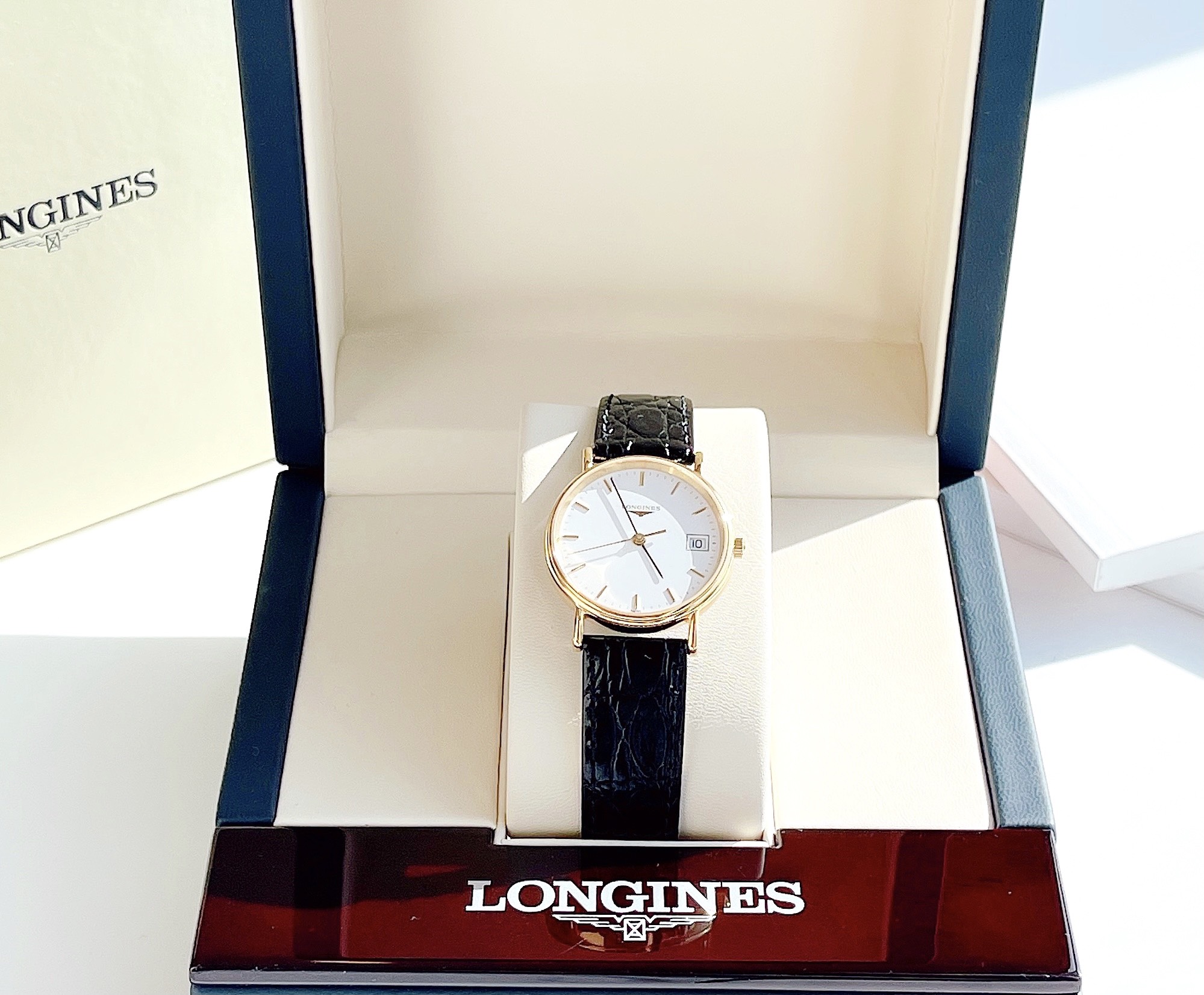 (ĐỒNG HỒ NỮ) Longines Presence L4.320.2.12.2 (L43202122) Watch 30mm