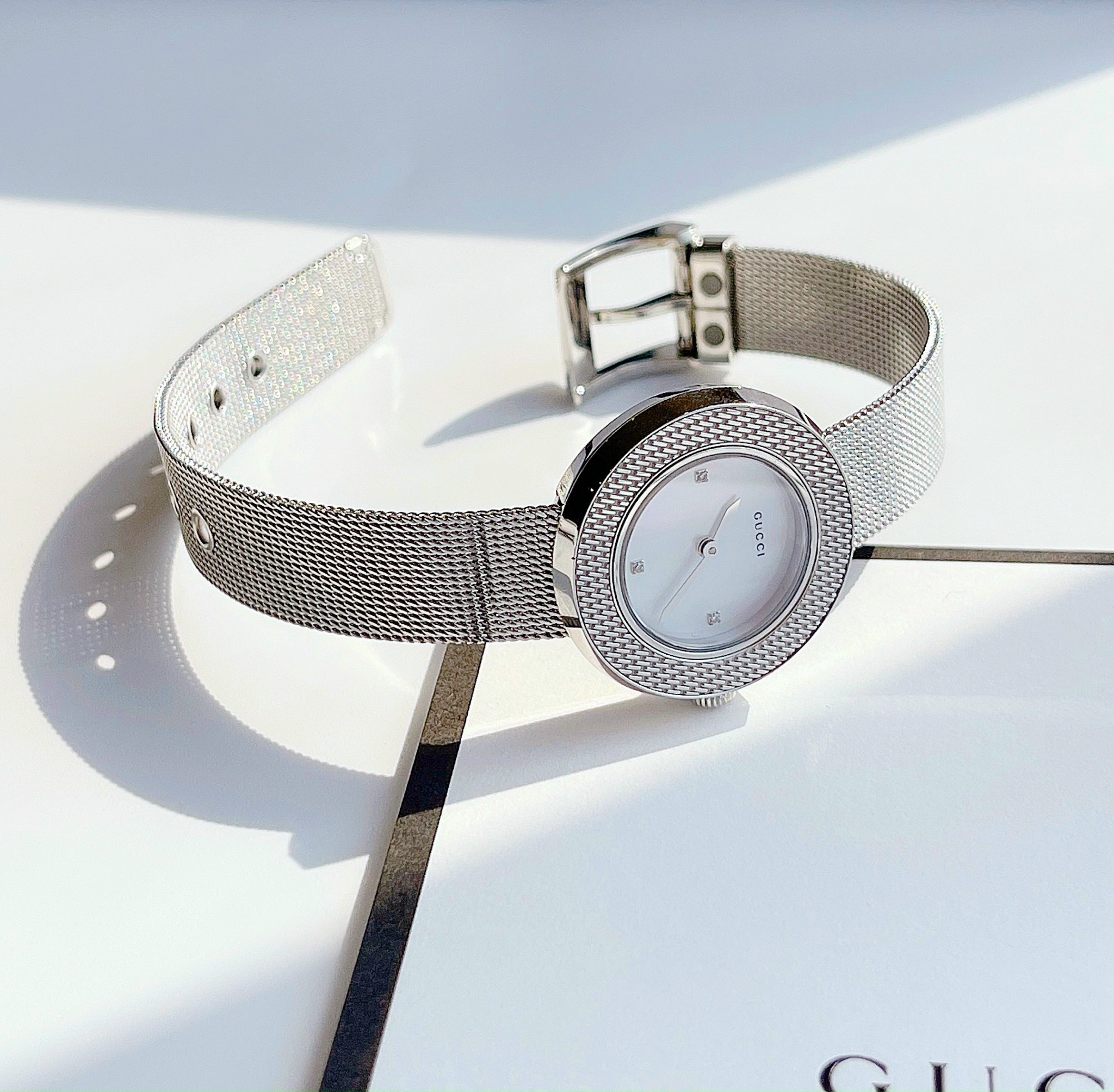 Ảnh 4 của ĐỒNG HỒ NỮ GUCCI U-Play YA129517 Diamond Mother of Pearl Dial Ladies Watch
