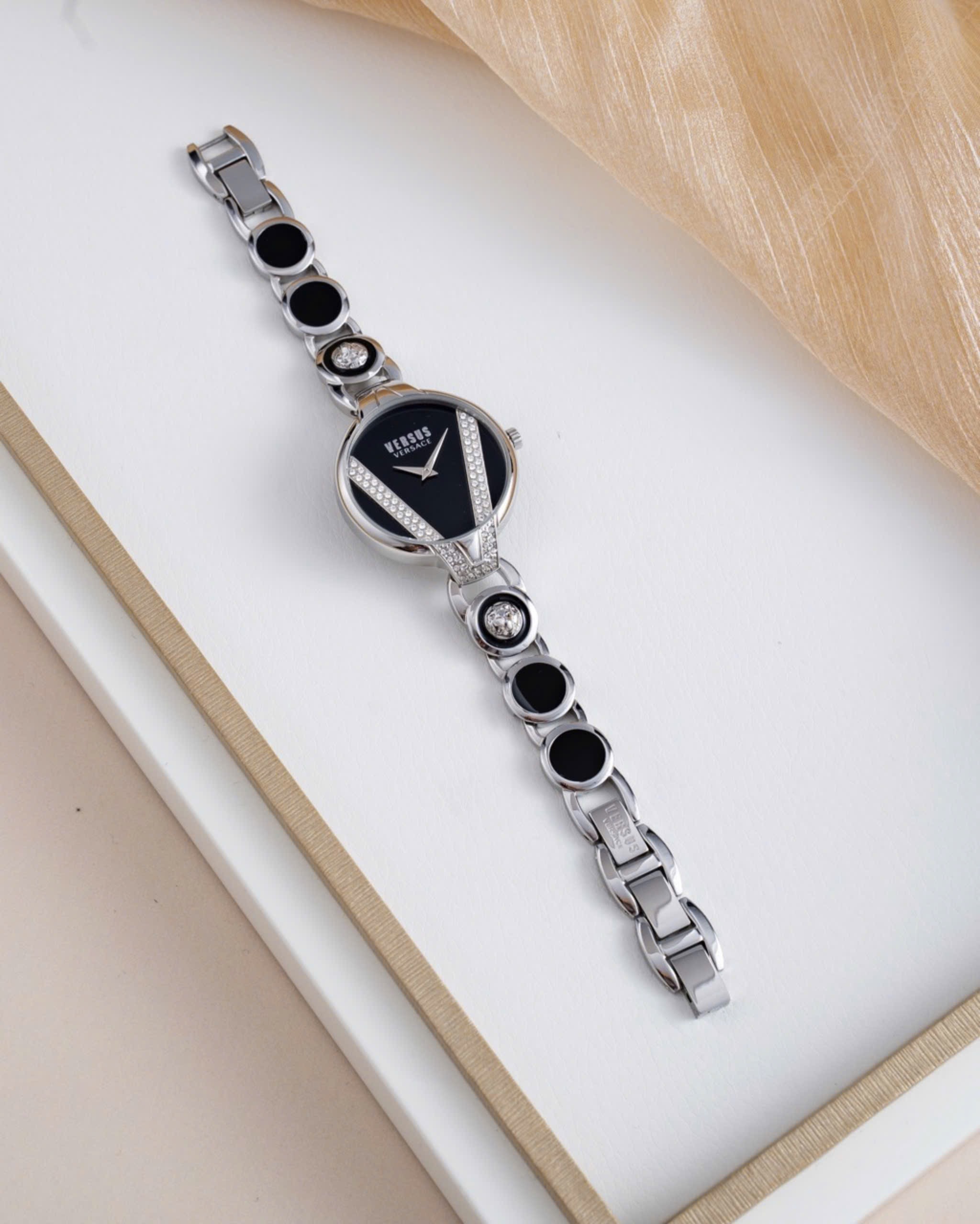 (ĐỒNG HỒ NỮ) VERSUS BY VERSACE VSPER0119 SAINT GERMAIN BLACK DIAL 36mm