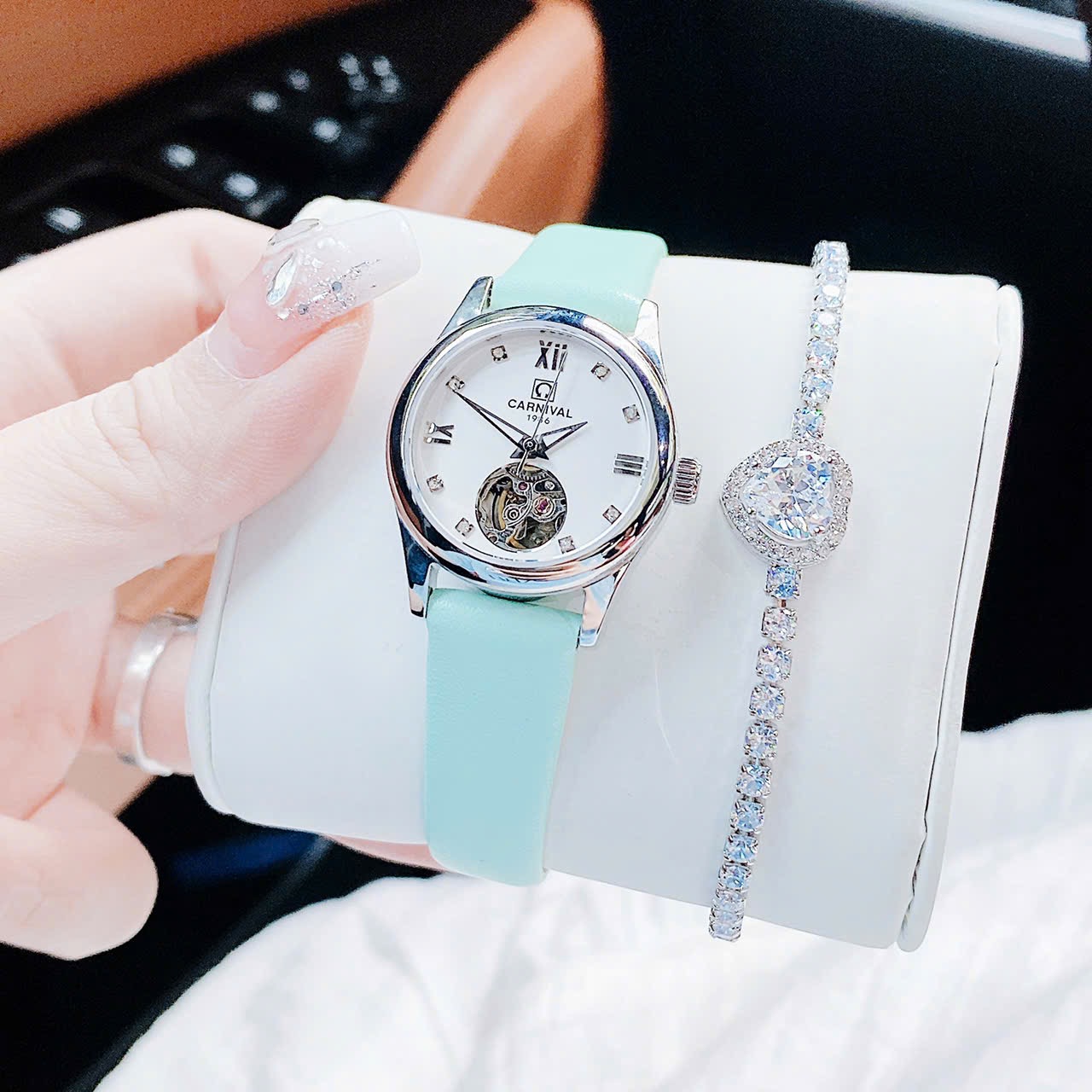 Ảnh 2 của (ĐỒNG HỒ NỮ) Carnival openheart dây da xanh mint