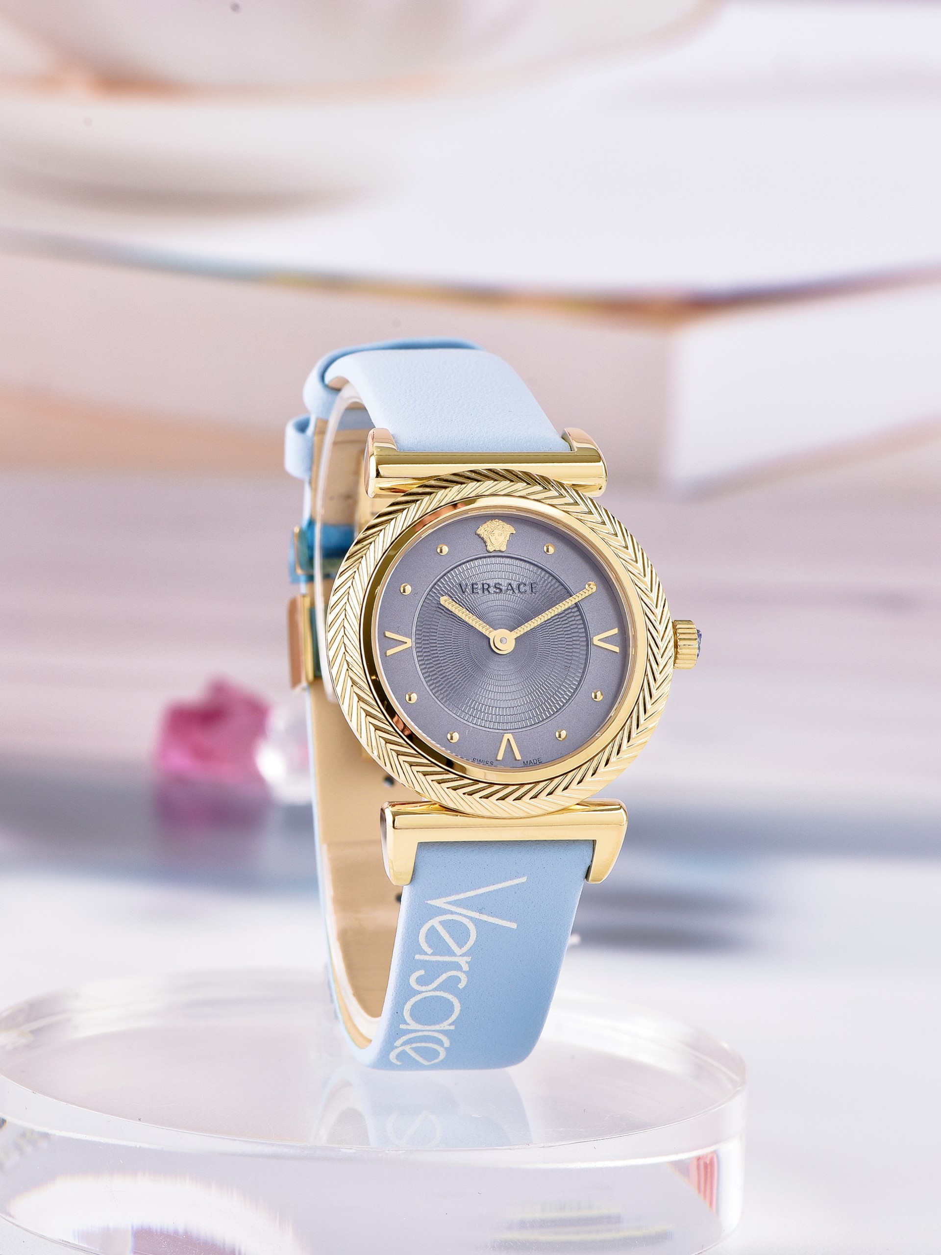 Ảnh 4 của Đồng hồ Nữ Versace V-Motif Vintage Logo Blue watch VERE00318 35MM