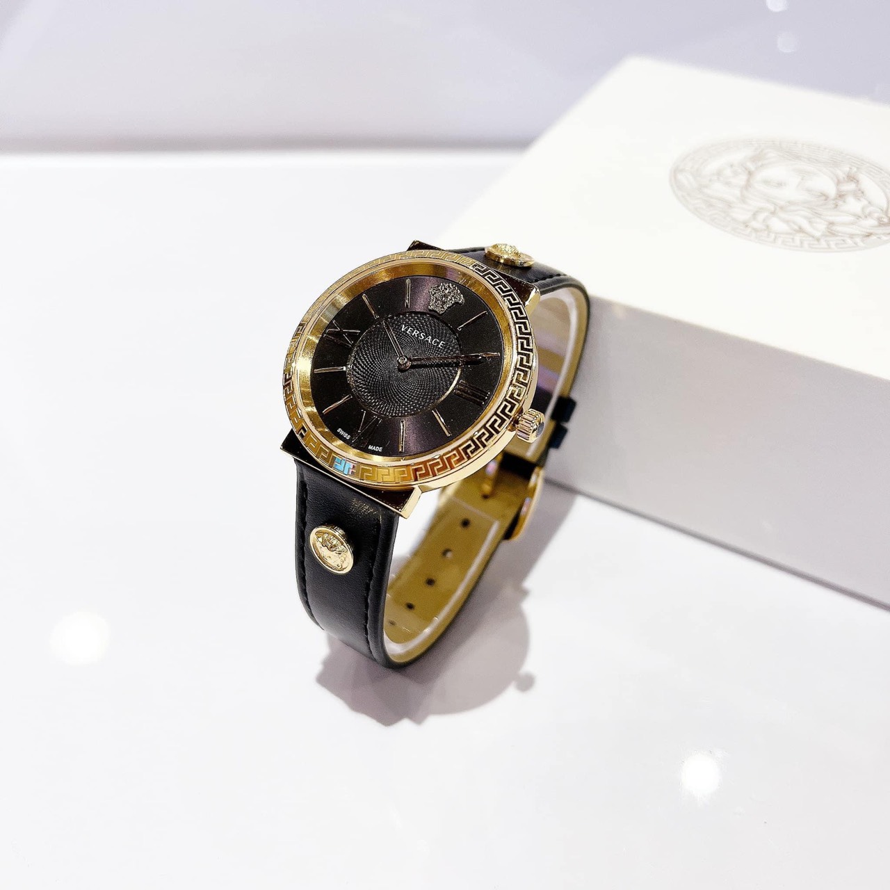 Ảnh 4 của Versace VEVE00319 Glam ladies watch 36 mm