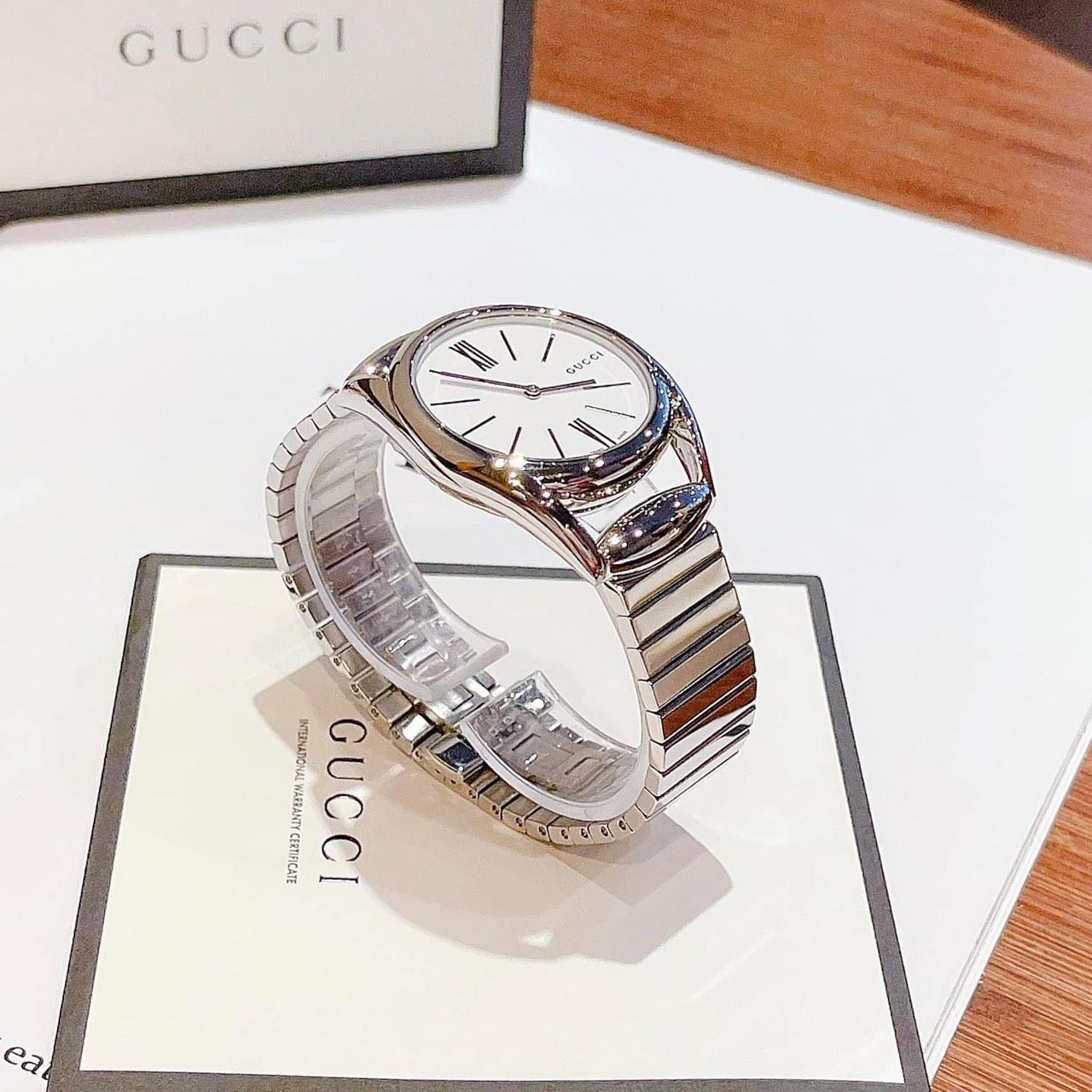 Ảnh 4 của (ĐỒNG HỒ NỮ) Gucci Quartz YA129505 U-Play Silver Bangle Bracelet Watch 29mm