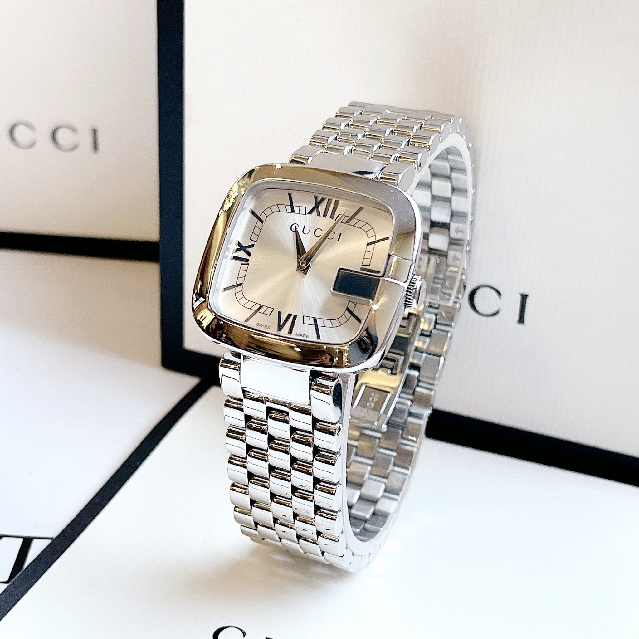 Ảnh 2 của (ĐỒNG HỒ NỮ)  Gucci G-Gucci Quartz White Dial Silver Tone YA125411 30x32mm (~30mm tròn)