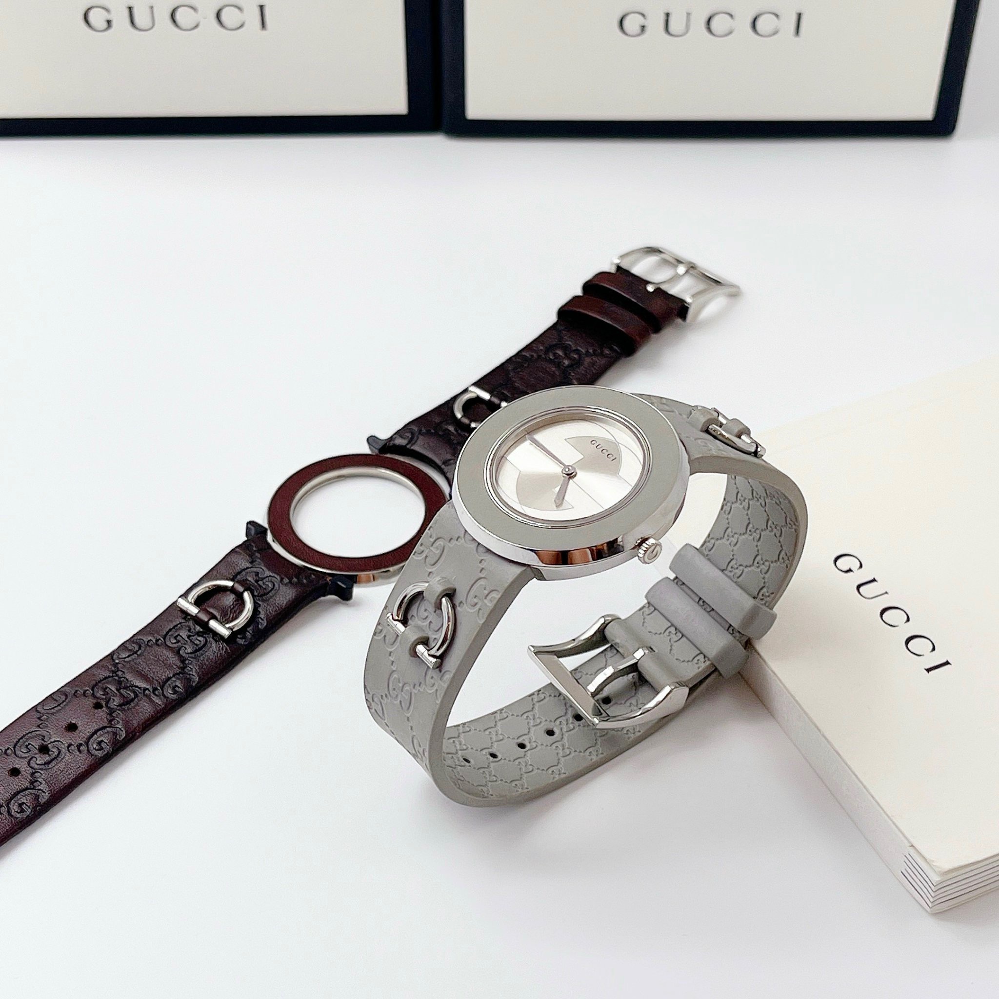 ĐỒNG HỒ NỮ Gucci U-Play Silver-Tone Dial Women's Watch #YA129507 35MM
