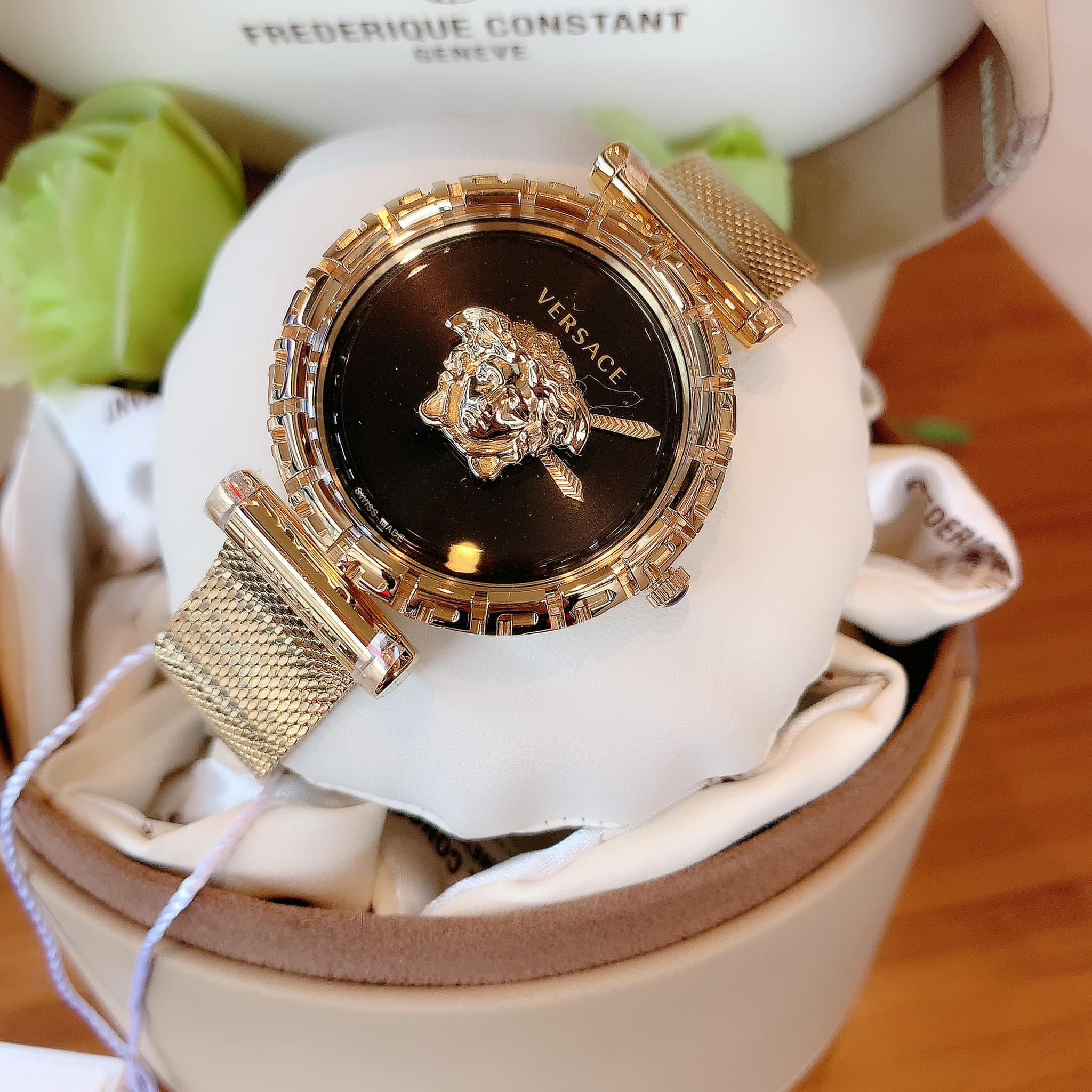 (ĐỒNG HỒ NỮ) Versace Palazzo Empire Greca Black Dial Gold Tone VEDV00519 36mm