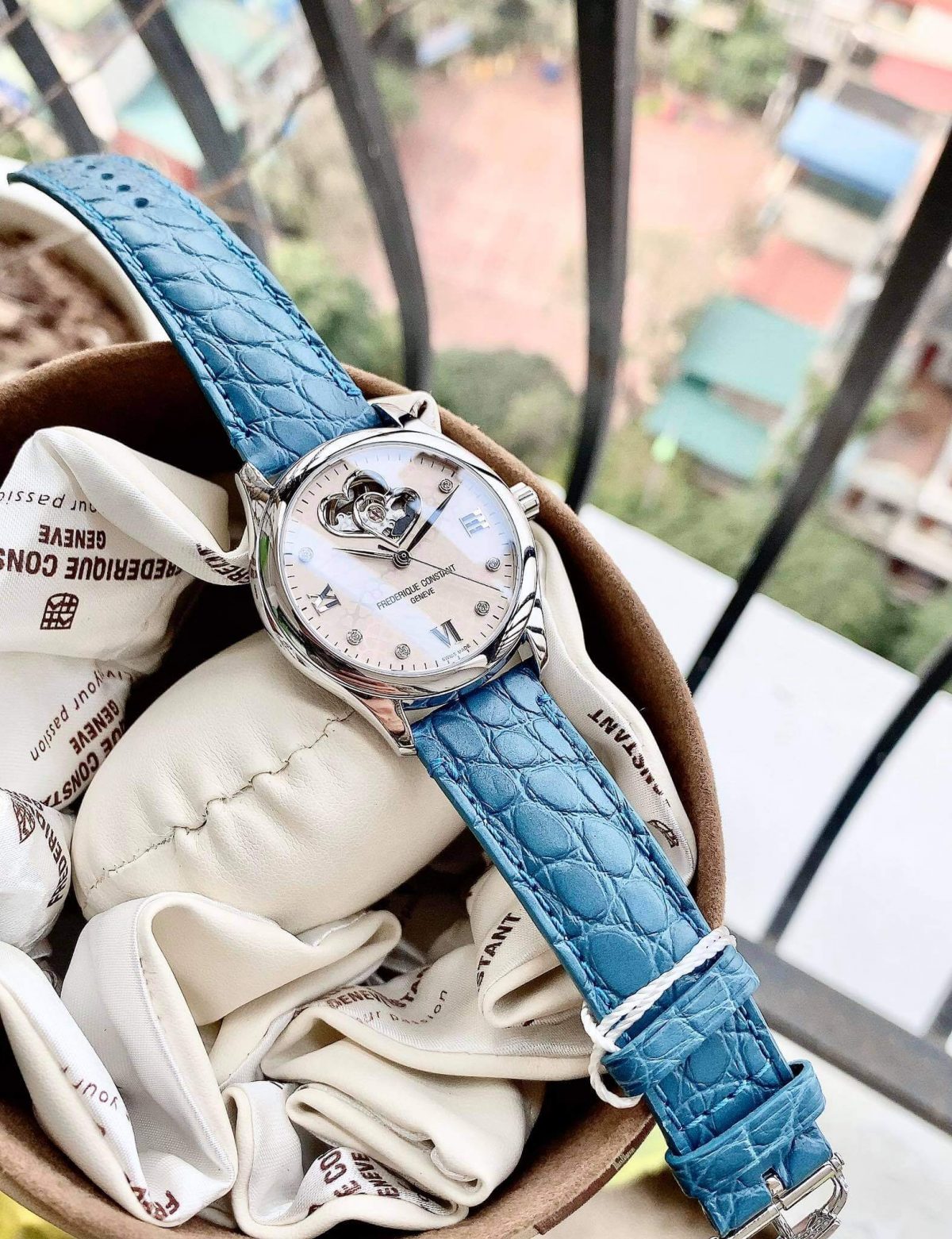 Ảnh 6 của (ĐỒNG HỒ NỮ) Frederique Constant Automatic Double Heart FC-310LGDHB3B6 ( FC310LGDHB3B6 ) ( 310LGDHB3B6 ) 36mm