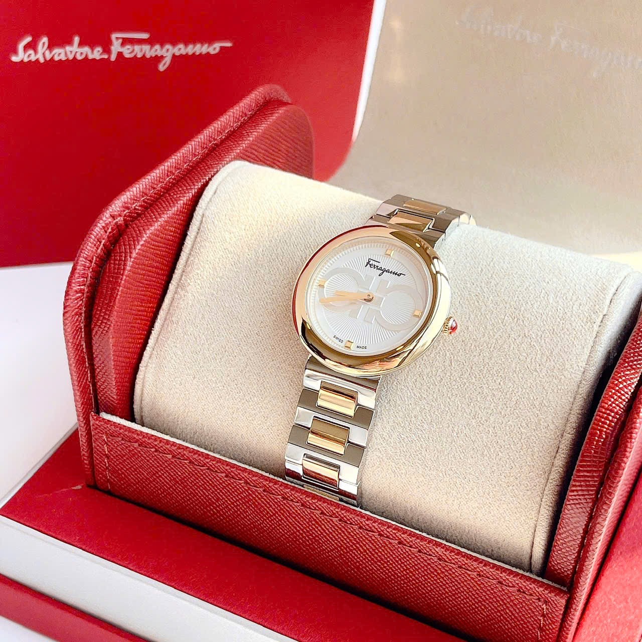 ( ĐỒNG HỒ NỮ ) Salvatore Ferragamo Chic Watch SFMF00421 demi gold silver 32mm