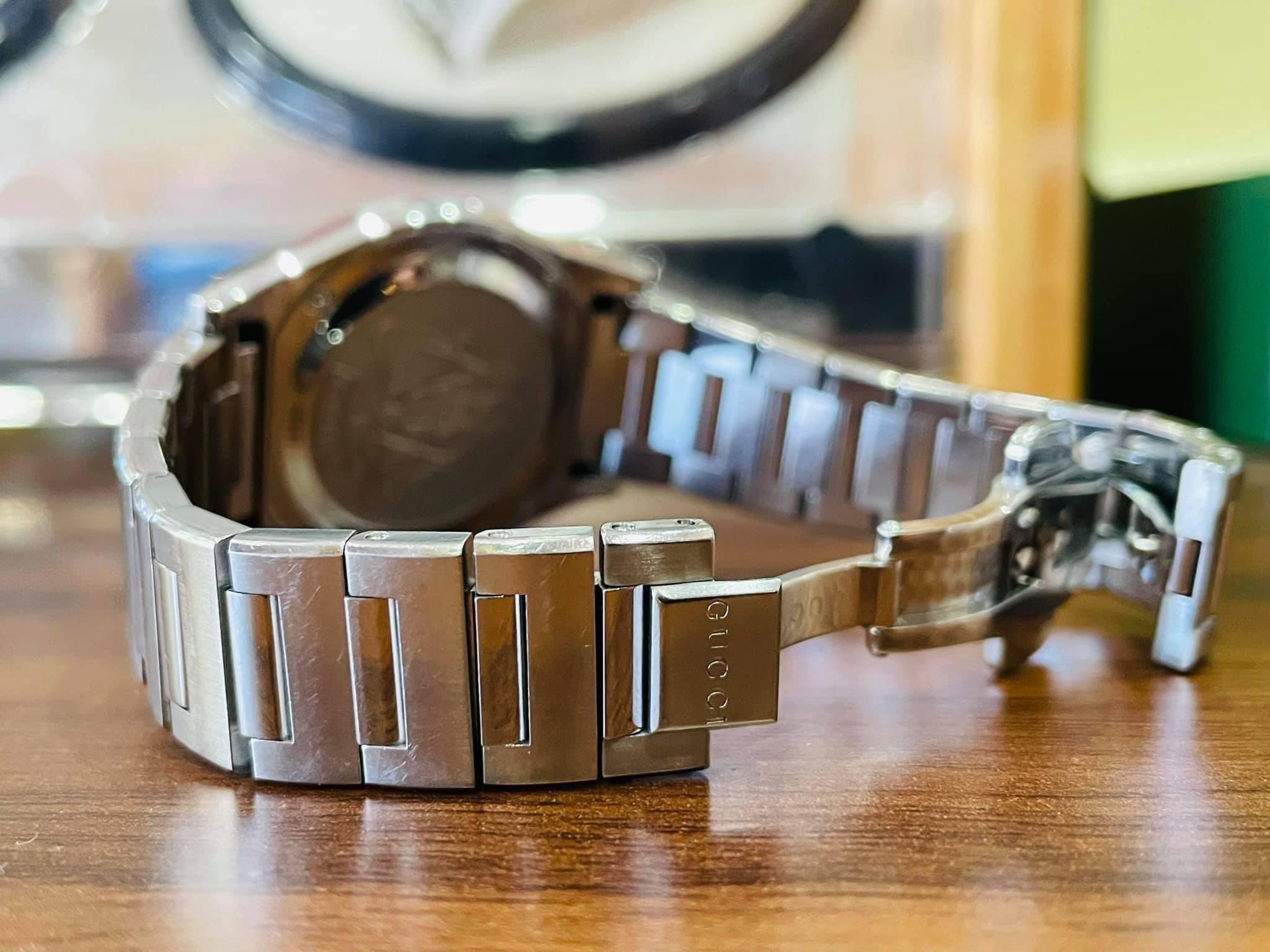 Ảnh 6 của [Deal Lướt] Đồng hồ Gucci YA115401 Pantheon Black Shell 36mm