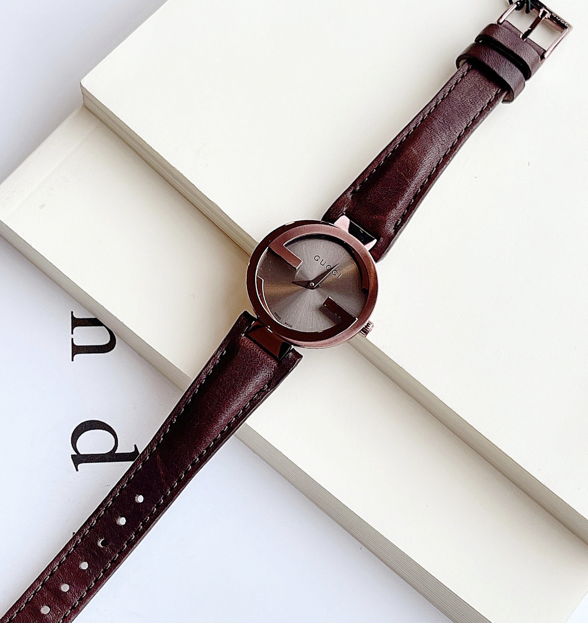 Ảnh 7 của ĐỒNG HỒ NỮ Gucci Interlocking Iconic Bezel Rose Gold-Tone YA133207 29MM