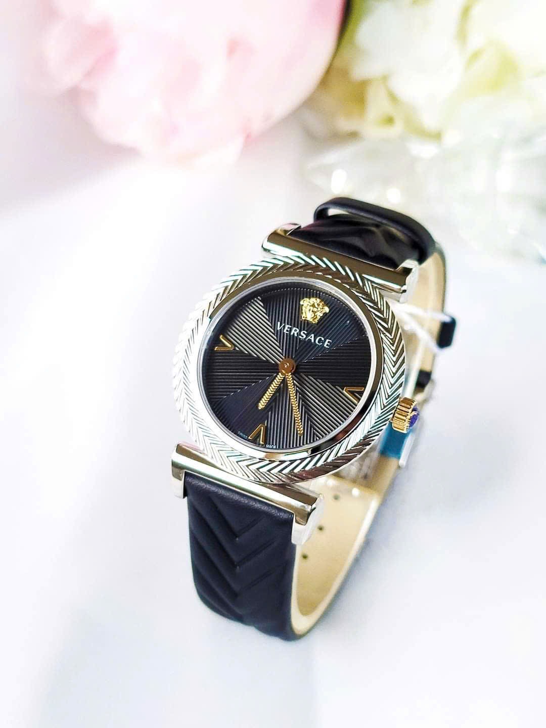 (ĐỒNG HỒ NỮ) Versace V Motif Black Dial Black Leather VERE01620 35mm