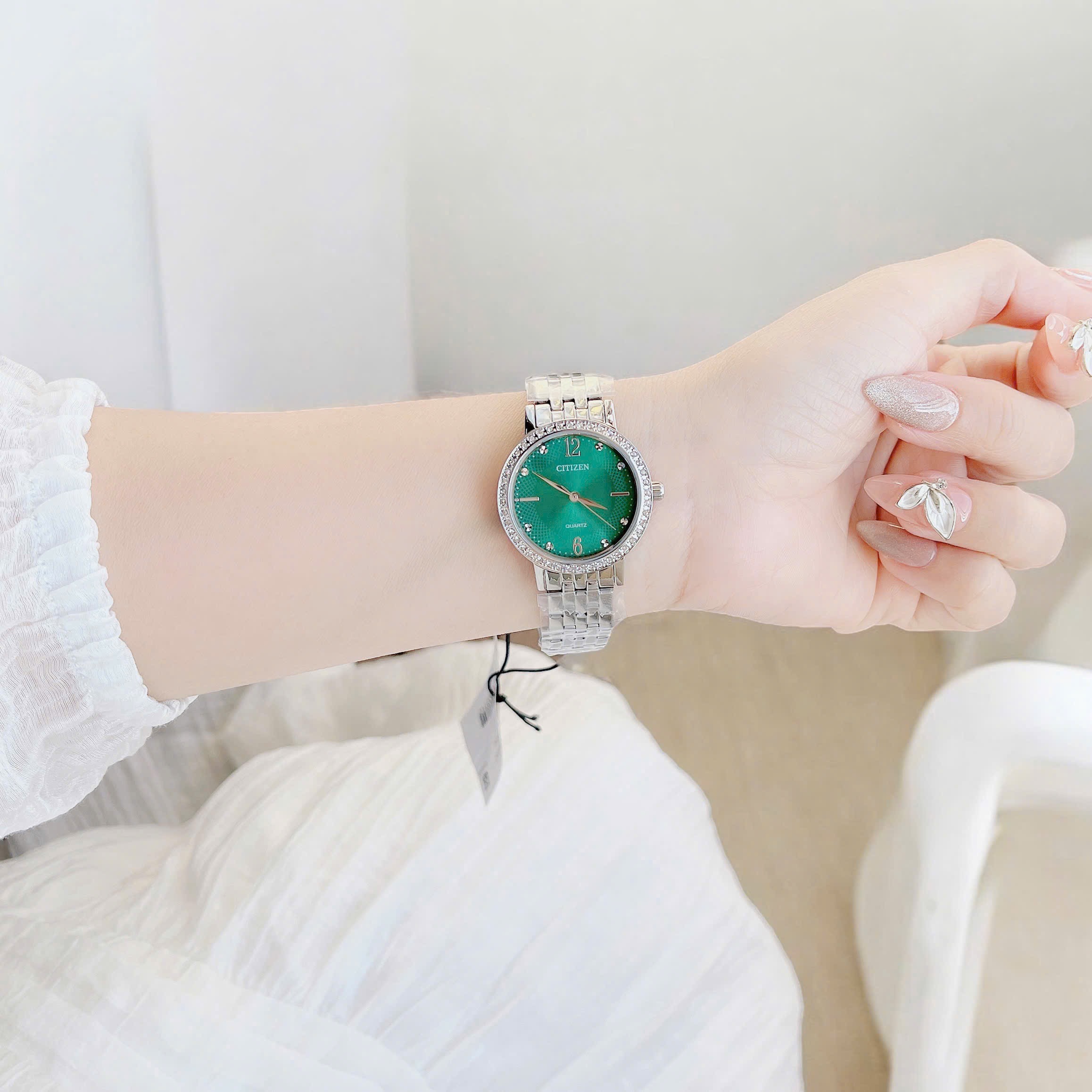 Ảnh 6 của (ĐỒNG HỒ NỮ) CITIZEN – QUARTZ – NỮ – KÍNH KHOÁNG – 5ATM – 31MM – EL3100-55Z